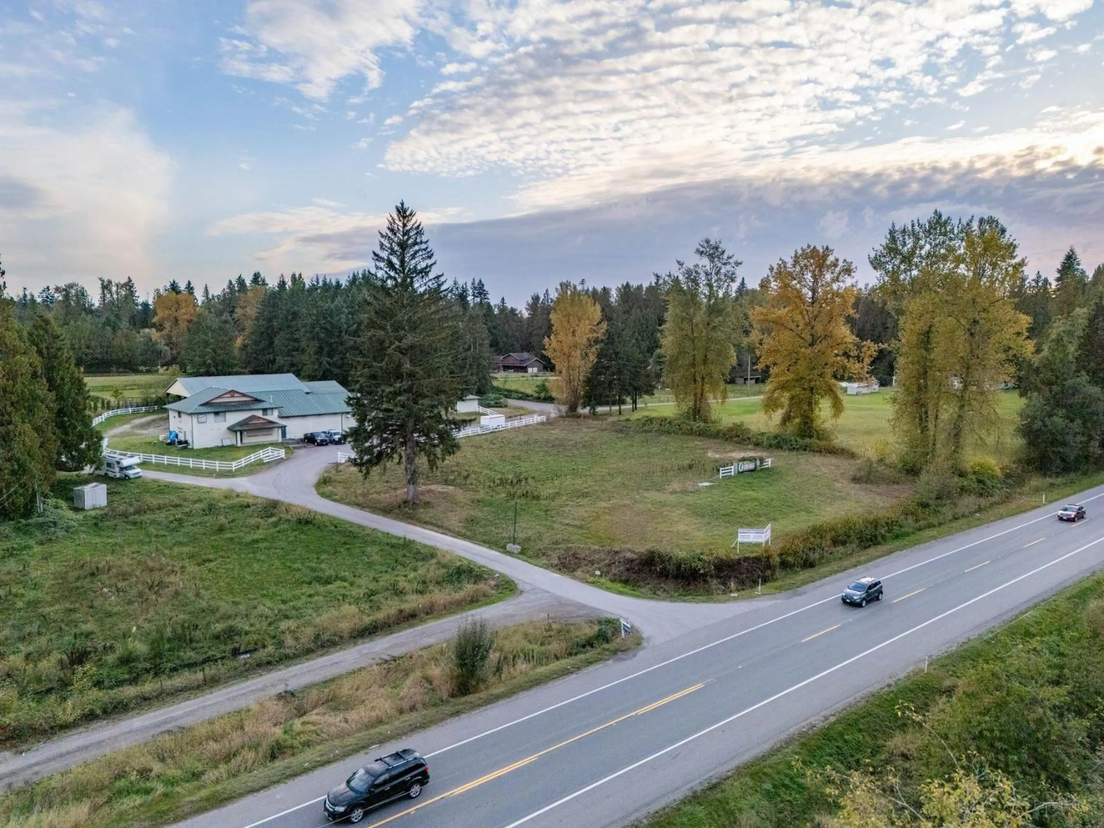 A pic from outside/outdoor area/front of a property/back of a property/a pic from drone, unknown for 22970 NO 10 HWY, Langley British Columbia V2Y2J7