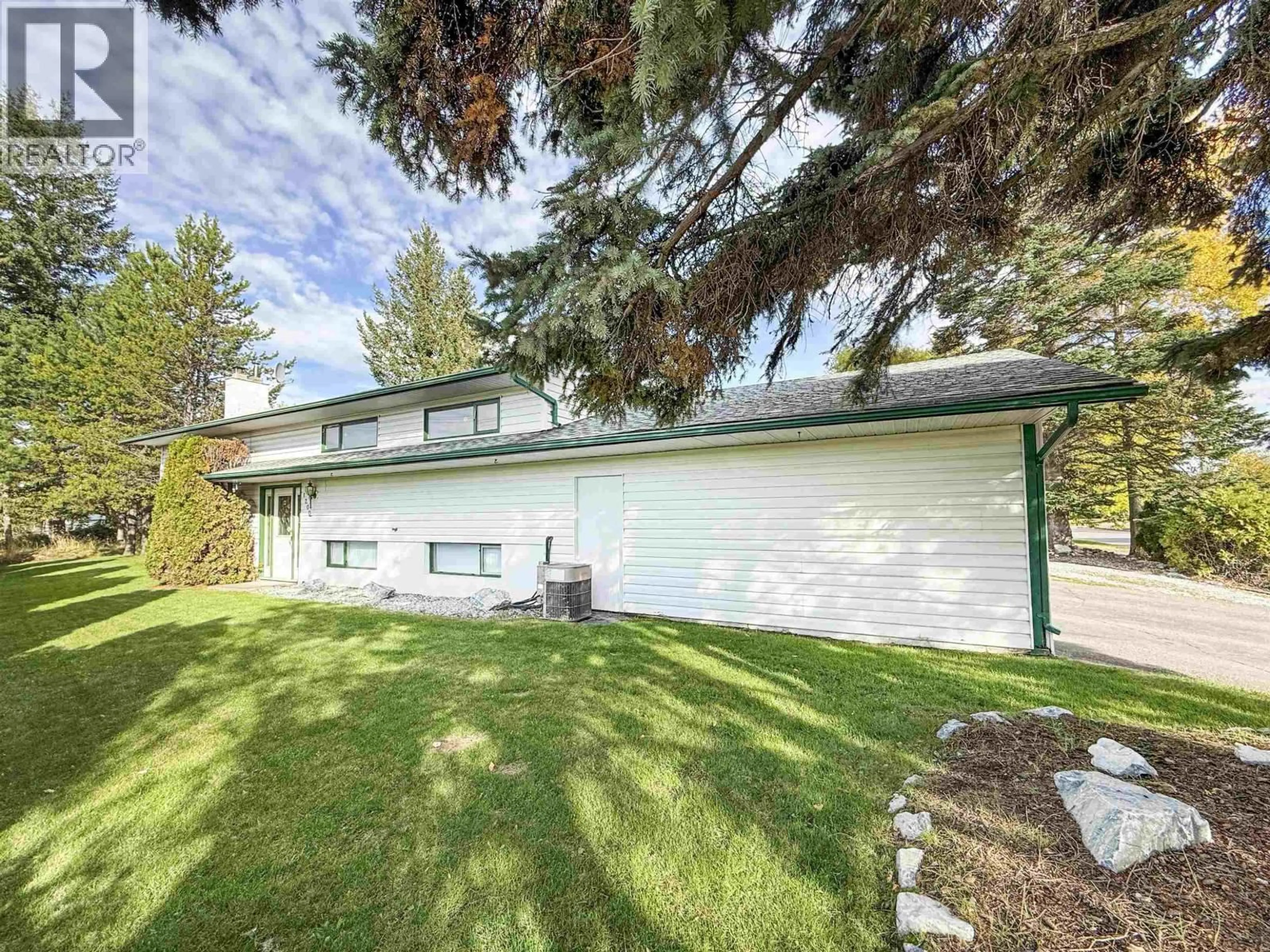 Home with vinyl exterior material, unknown for 1200 POWELL AVENUE, Prince George British Columbia V2M4C8