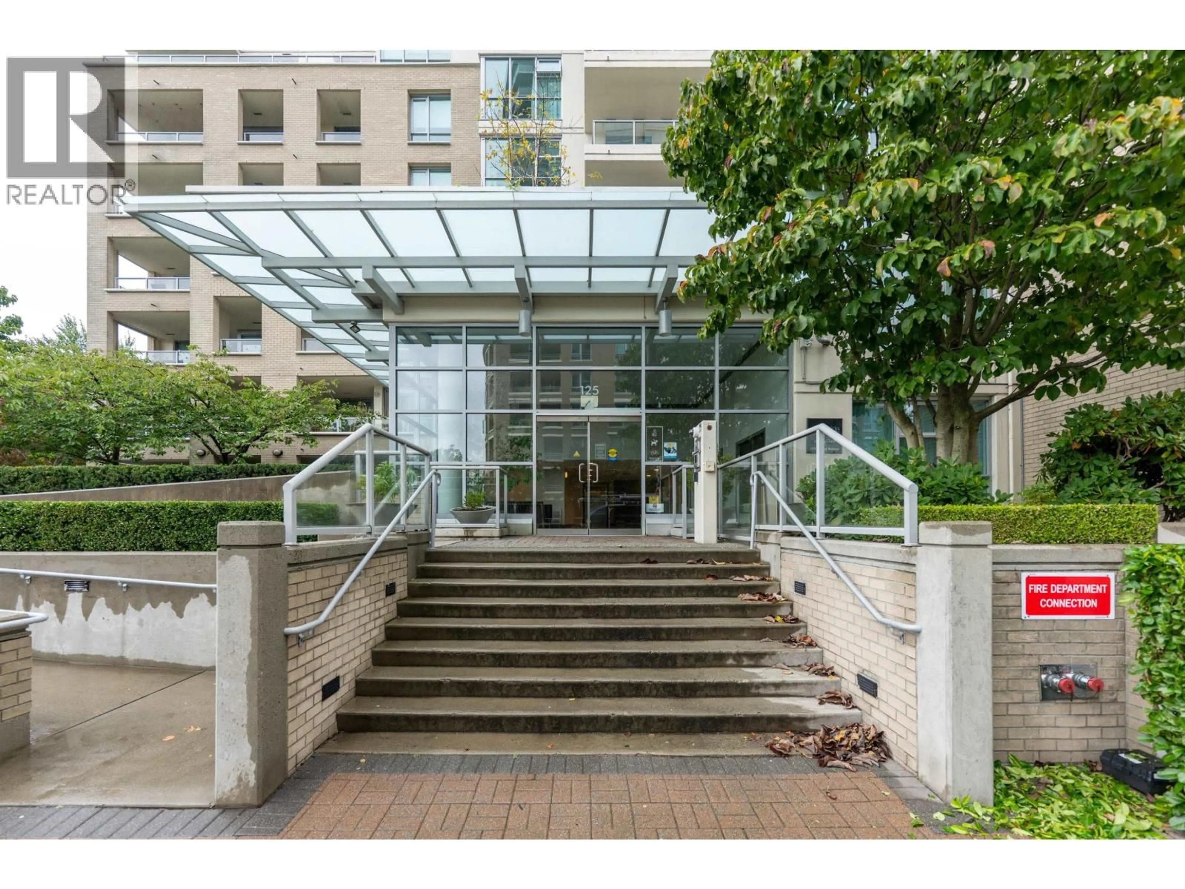 Indoor foyer for 503 - 125 MILROSS AVENUE, Vancouver British Columbia V6A0A1
