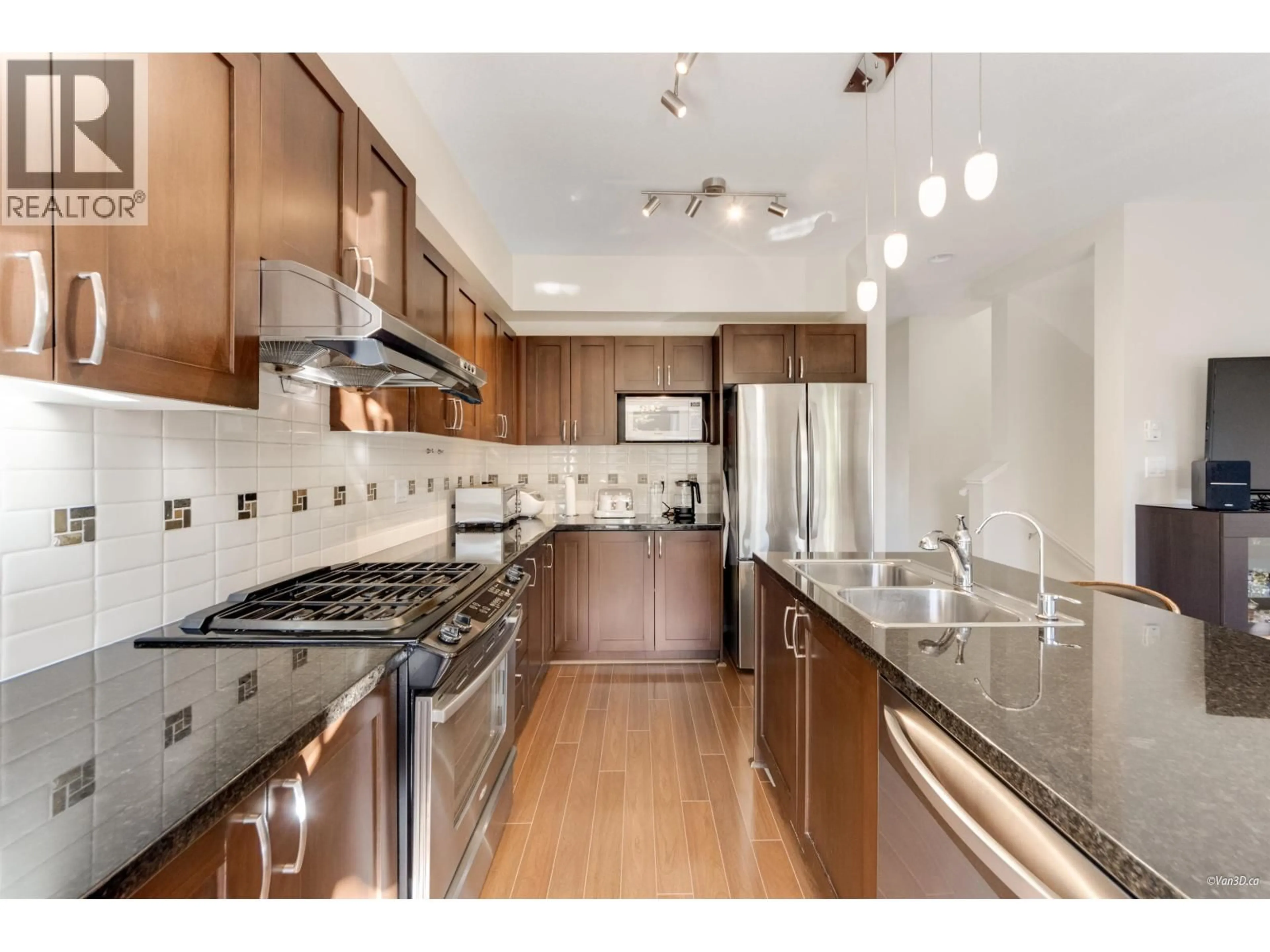 Open concept kitchen, unknown for 160 - 3105 DAYANEE SPRINGS BOULEVARD, Coquitlam British Columbia V3E0C2