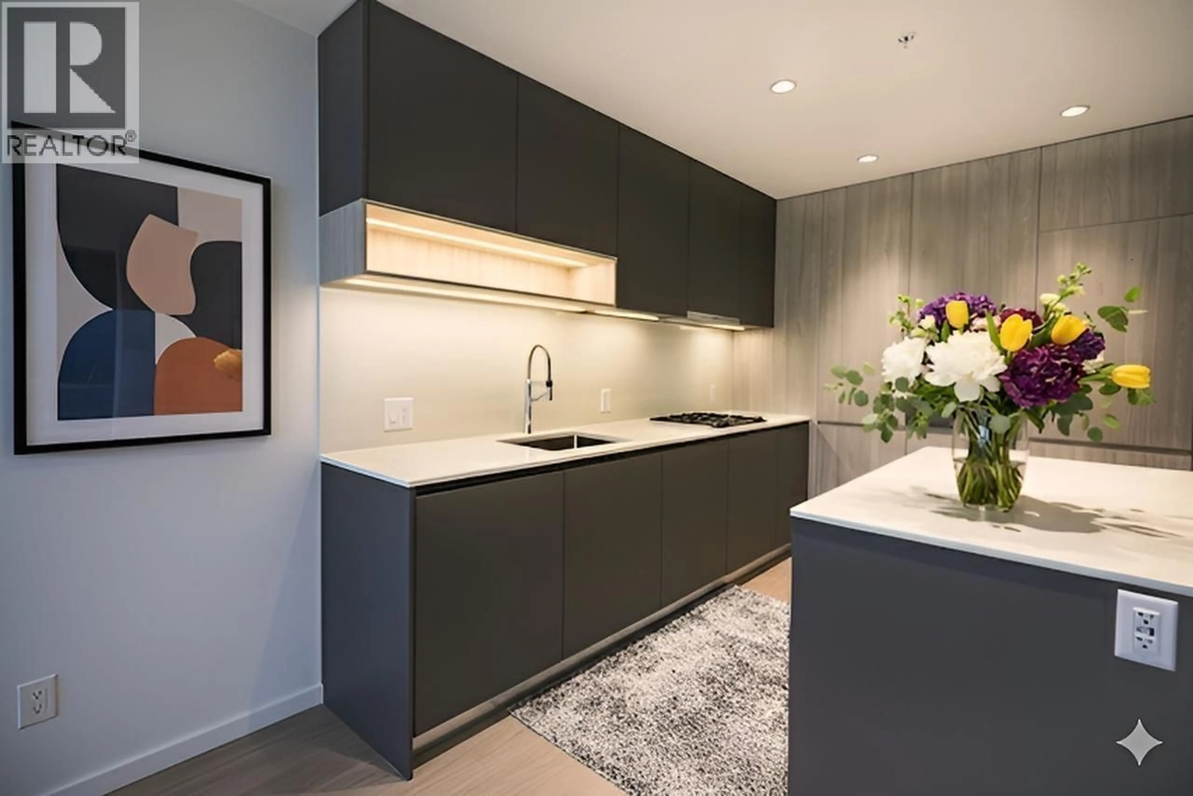Contemporary kitchen, unknown for 642 - 6500 MINORU BOULEVARD, Richmond British Columbia V6Y0N2