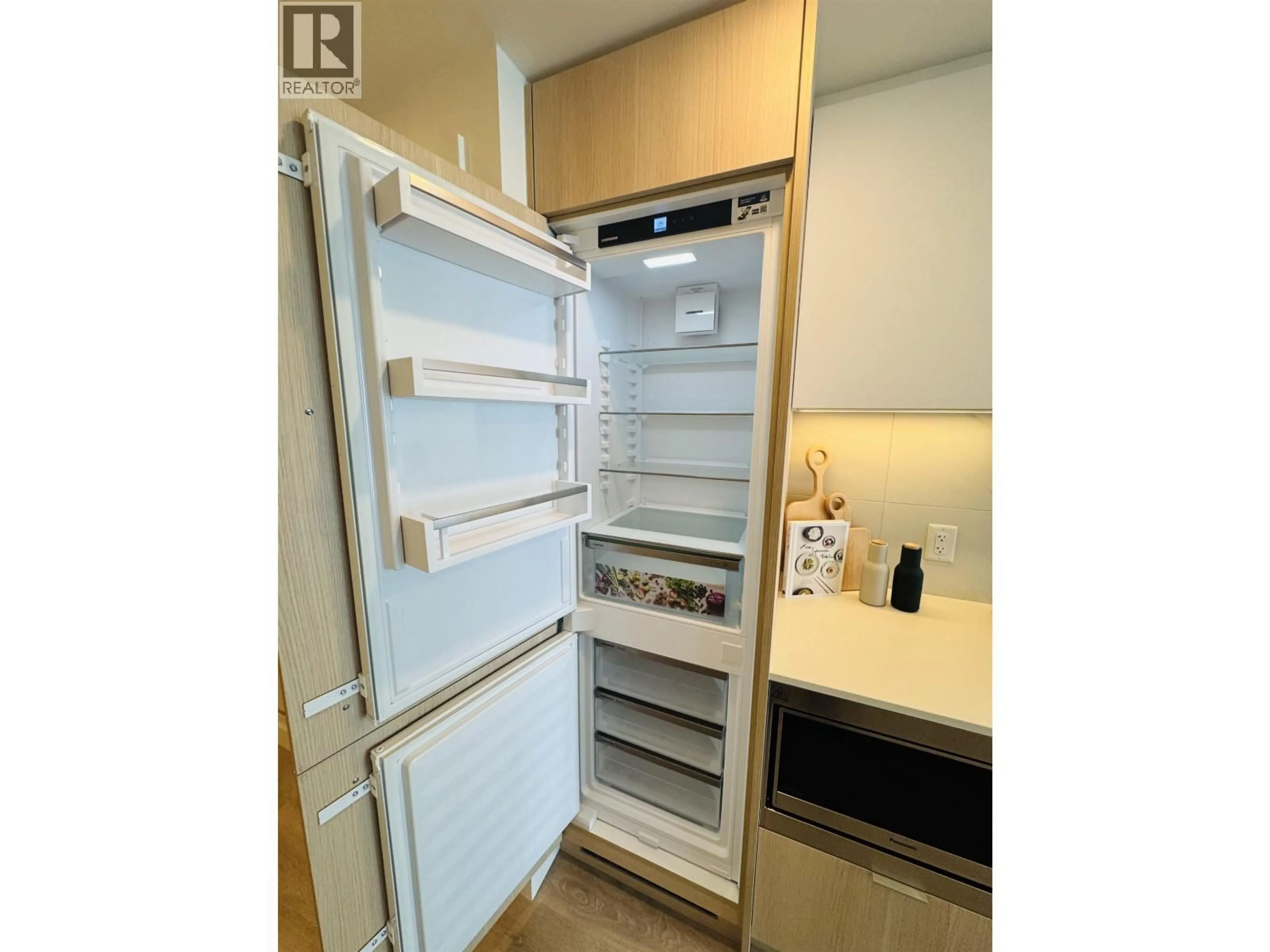 Standard kitchen, unknown for 2605 - 308 ALDERSON AVENUE, Coquitlam British Columbia V3K0J2