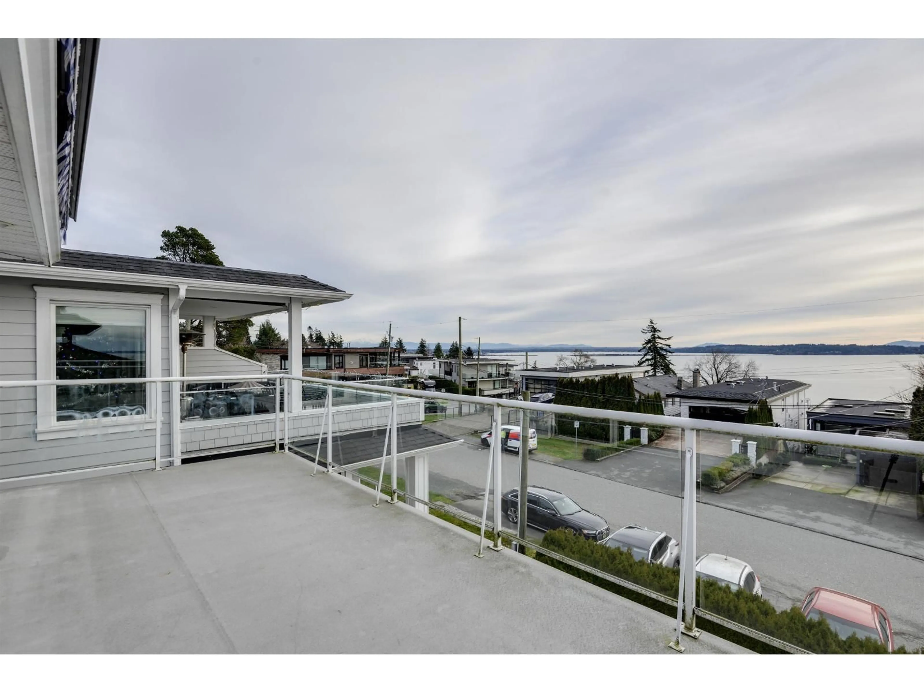 Patio, water/lake/river/ocean view for 15173 ROYAL, White Rock British Columbia V4B1M2