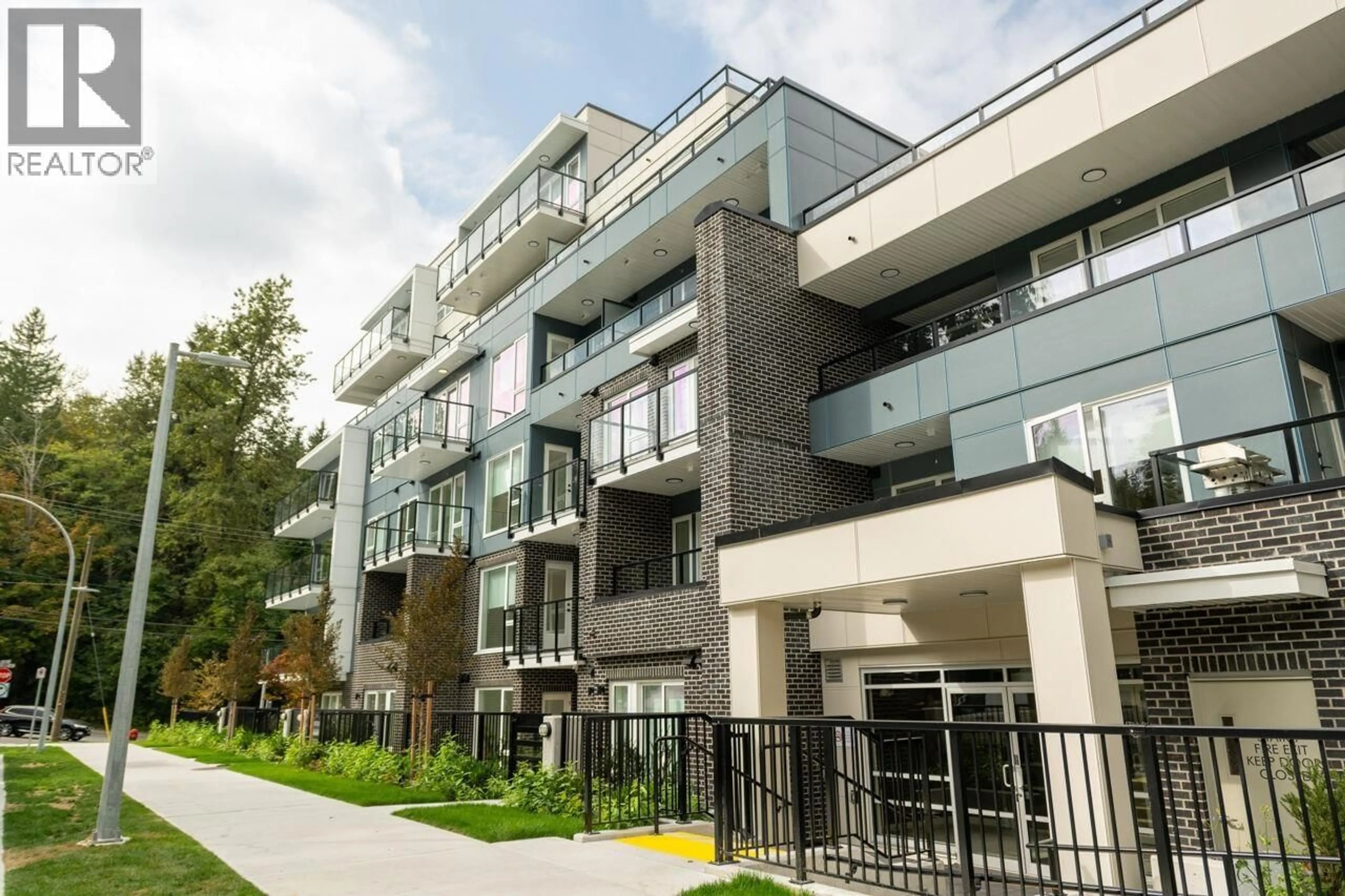 Patio, street for 301 - 2002 ST. GEORGE STREET, Port Moody British Columbia V3H0N4