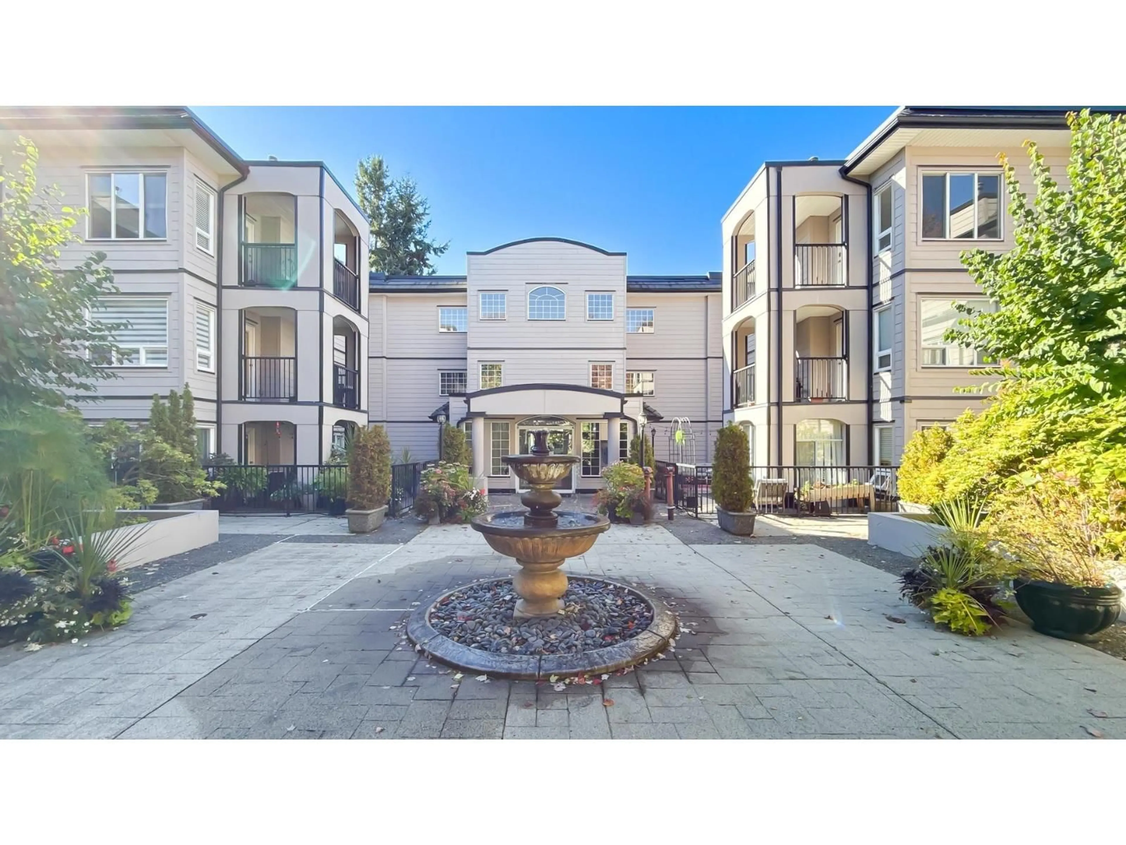 Patio, unknown for 109 - 1533 BEST, White Rock British Columbia V4B4E9
