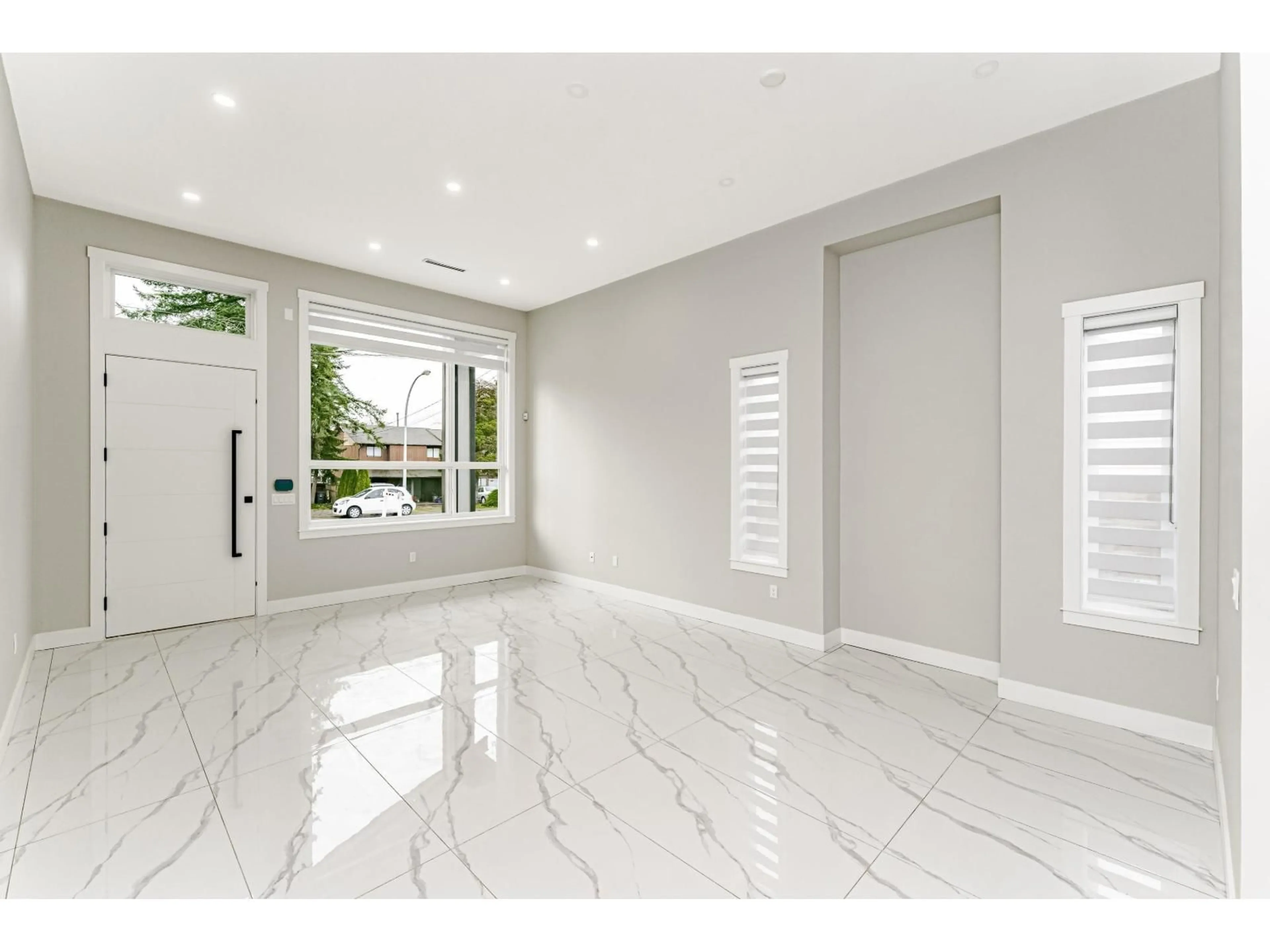 Indoor entryway for 6302 181A, Surrey British Columbia V3S4M4