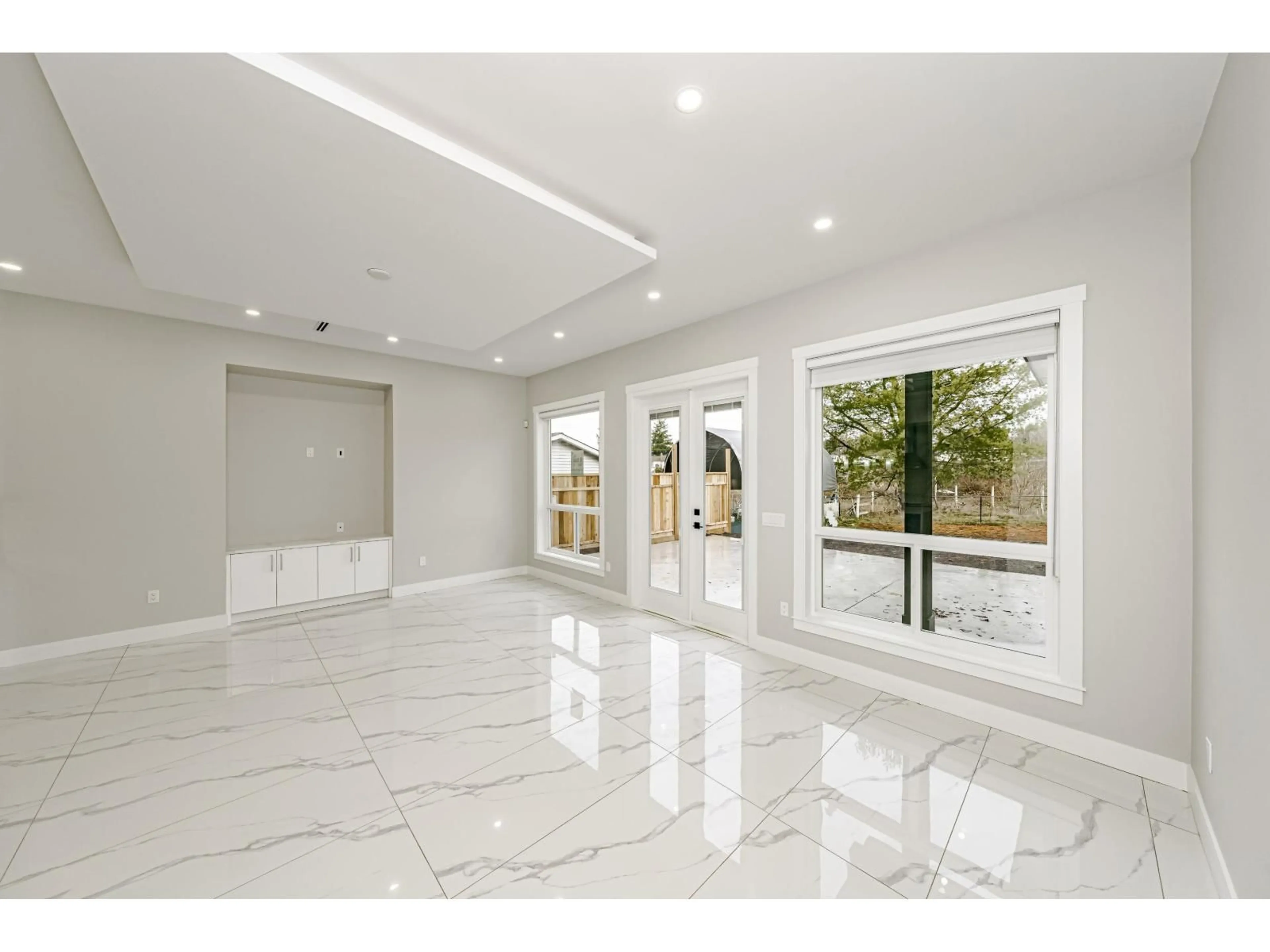 Indoor foyer for 6302 181A, Surrey British Columbia V3S4M4