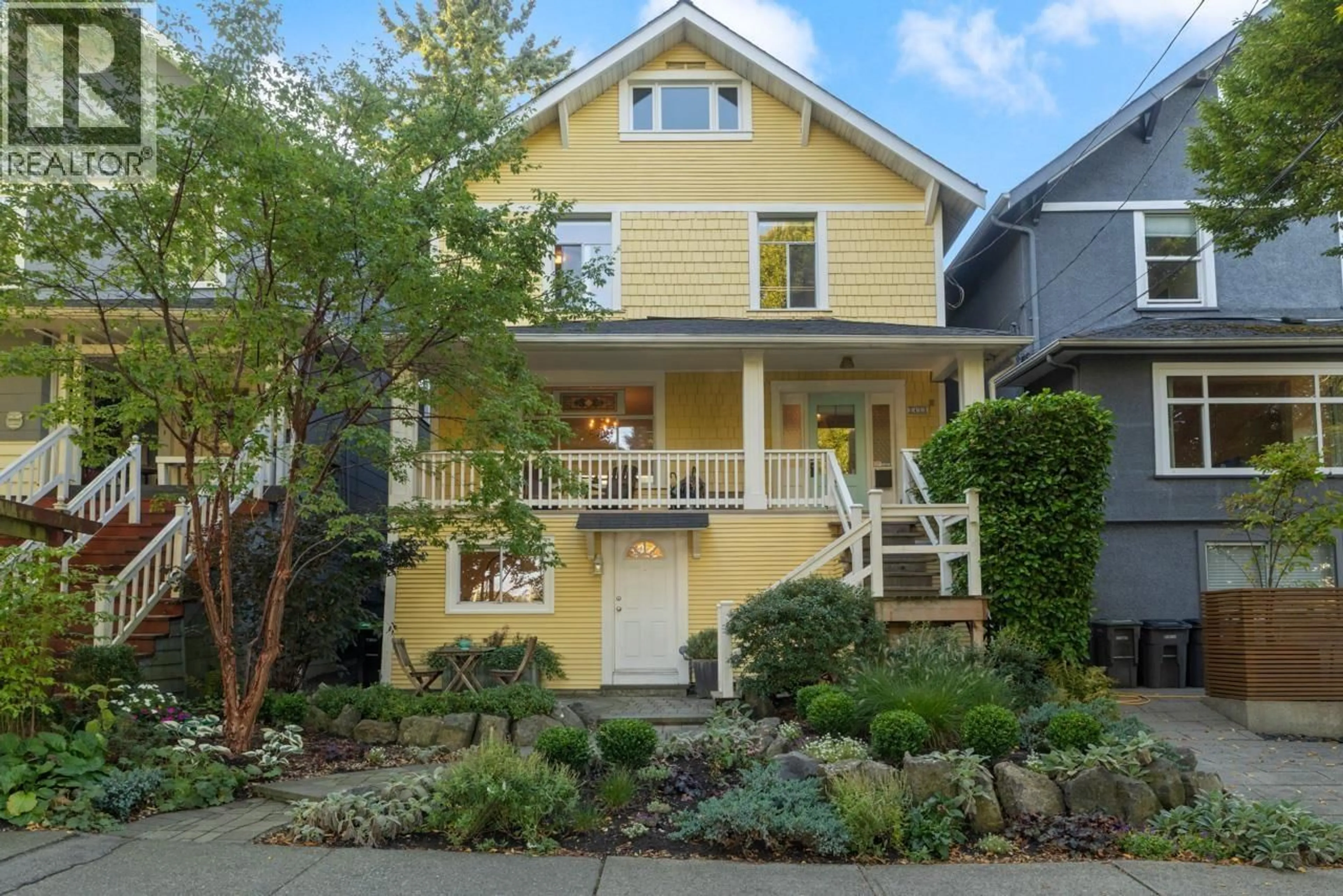 Home with vinyl exterior material, street for 3415 PRINCE EDWARD STREET, Vancouver British Columbia V5V3X7
