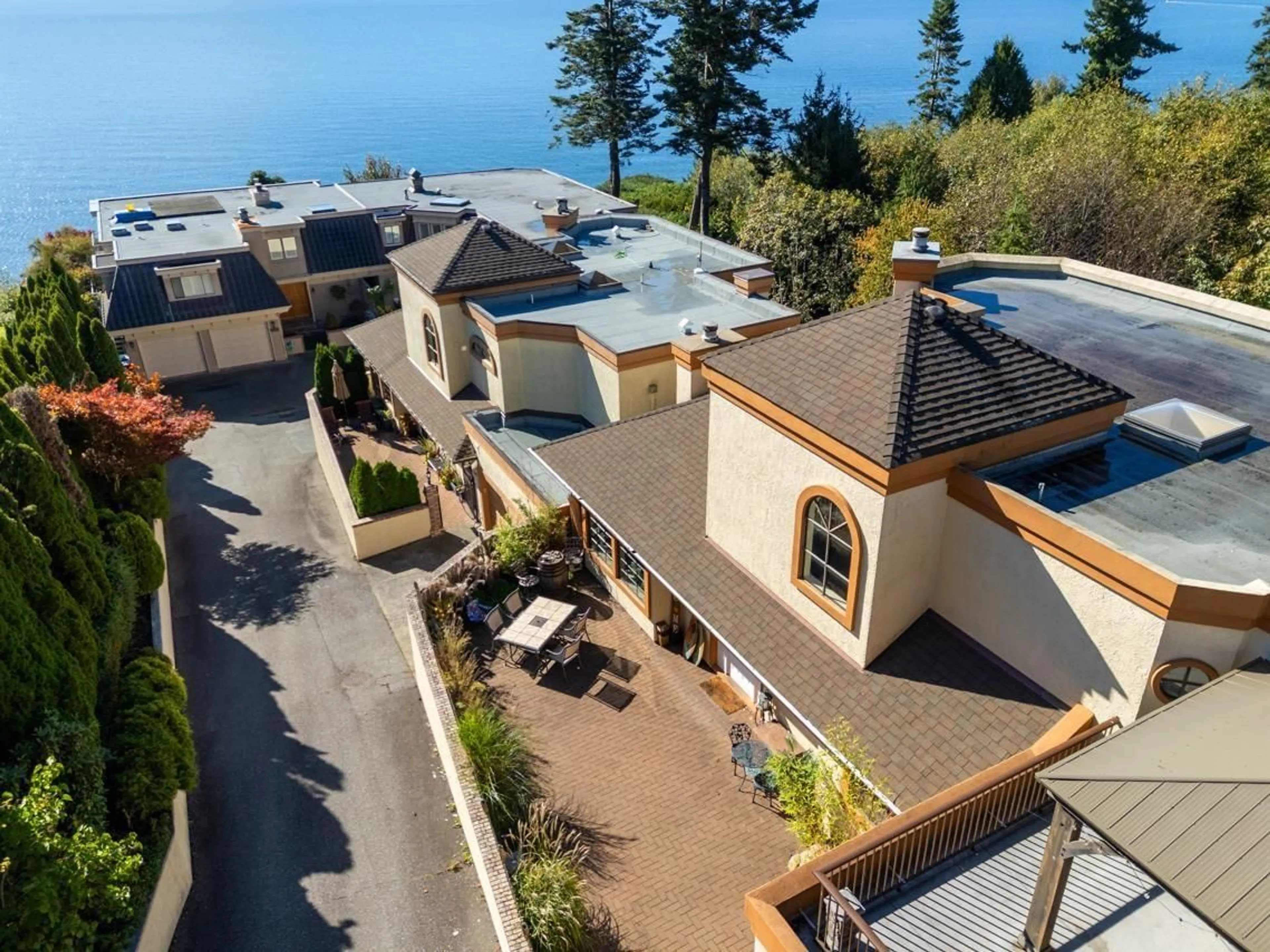 A pic from outside/outdoor area/front of a property/back of a property/a pic from drone, street for 1311 133A, Surrey British Columbia V4A4C4