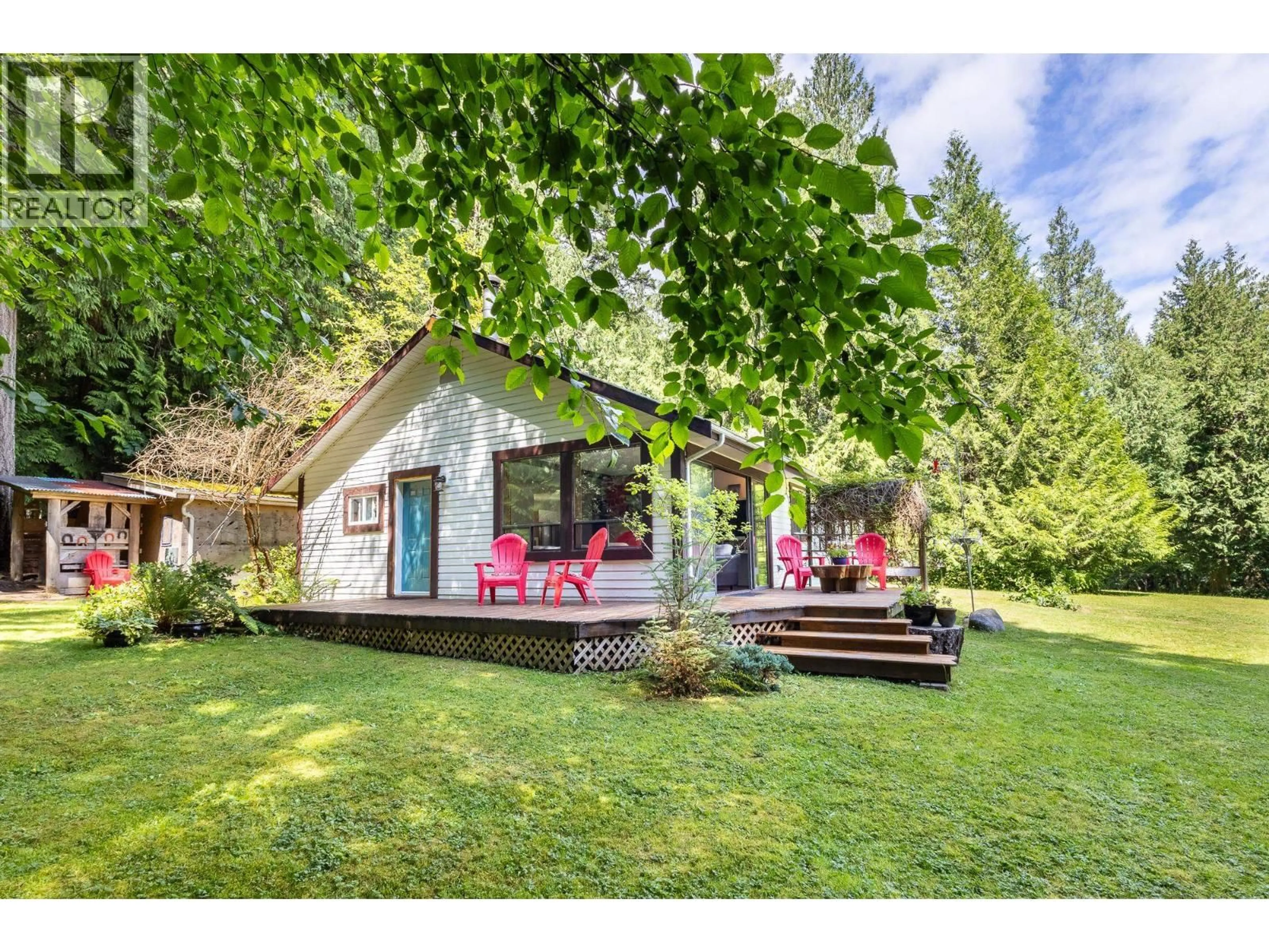 Patio, unknown for 6121 GOLF COURSE ROAD, Sechelt British Columbia V7Z0R2