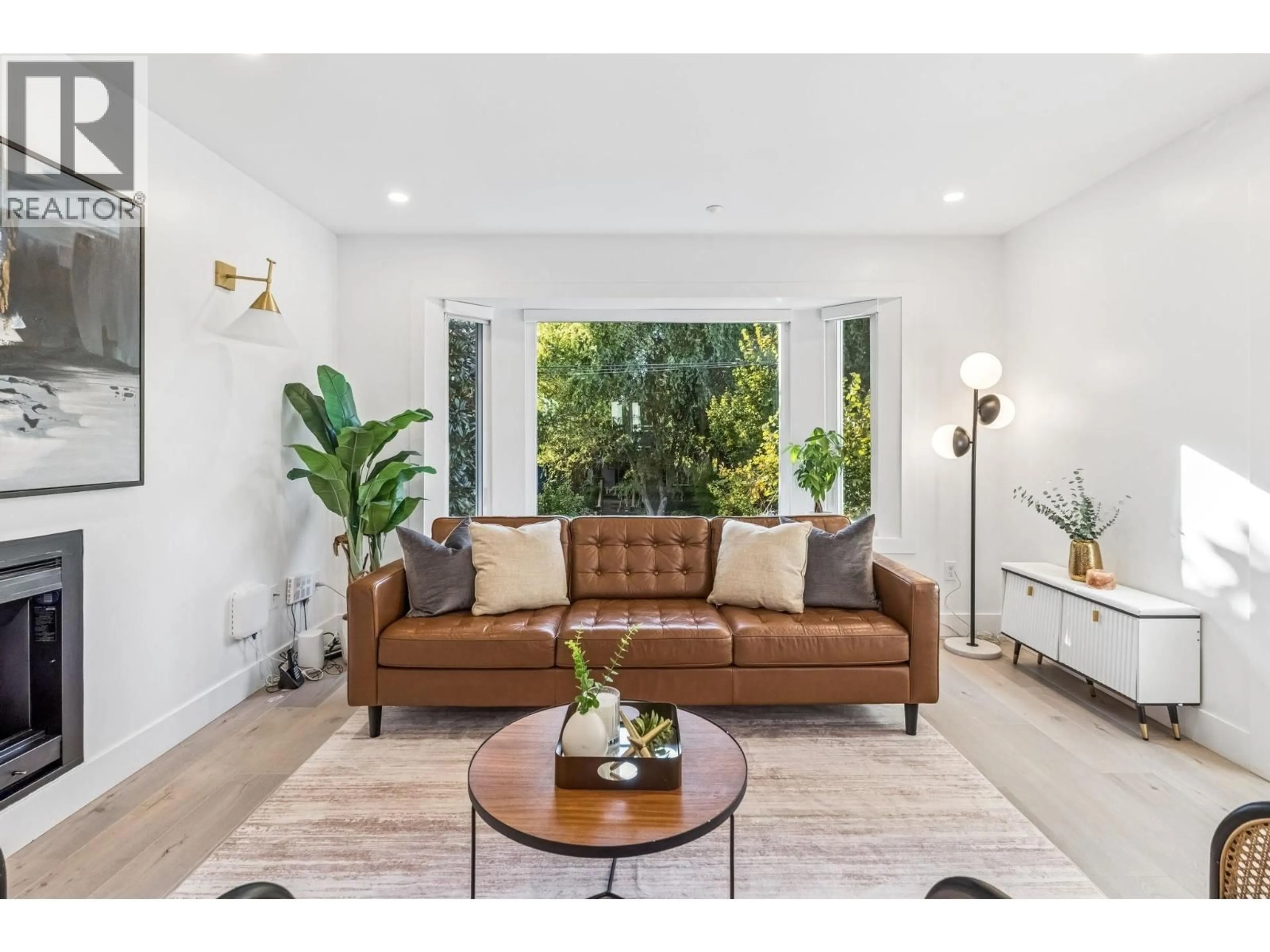 Living room with furniture, unknown for 4578 WINDSOR STREET, Vancouver British Columbia V5V4P7