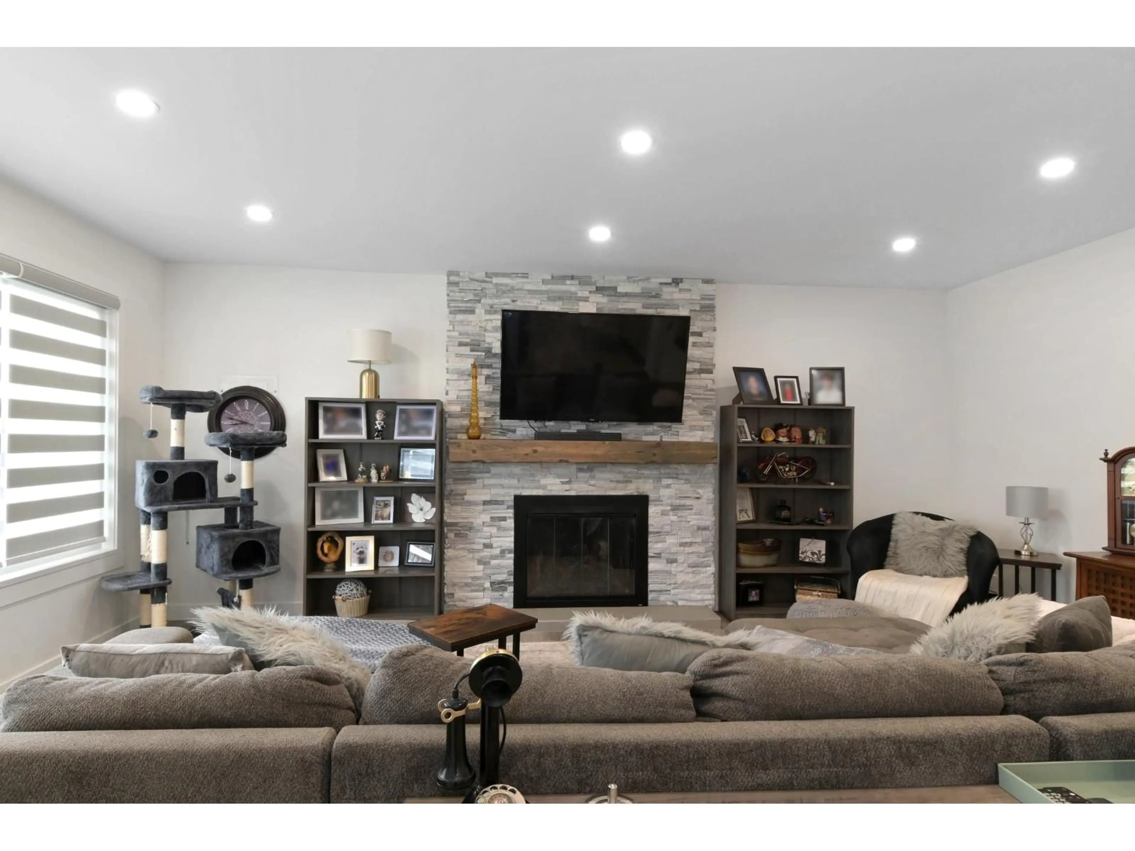 Living room with furniture, unknown for 11852 85A, Delta British Columbia V4C2V6