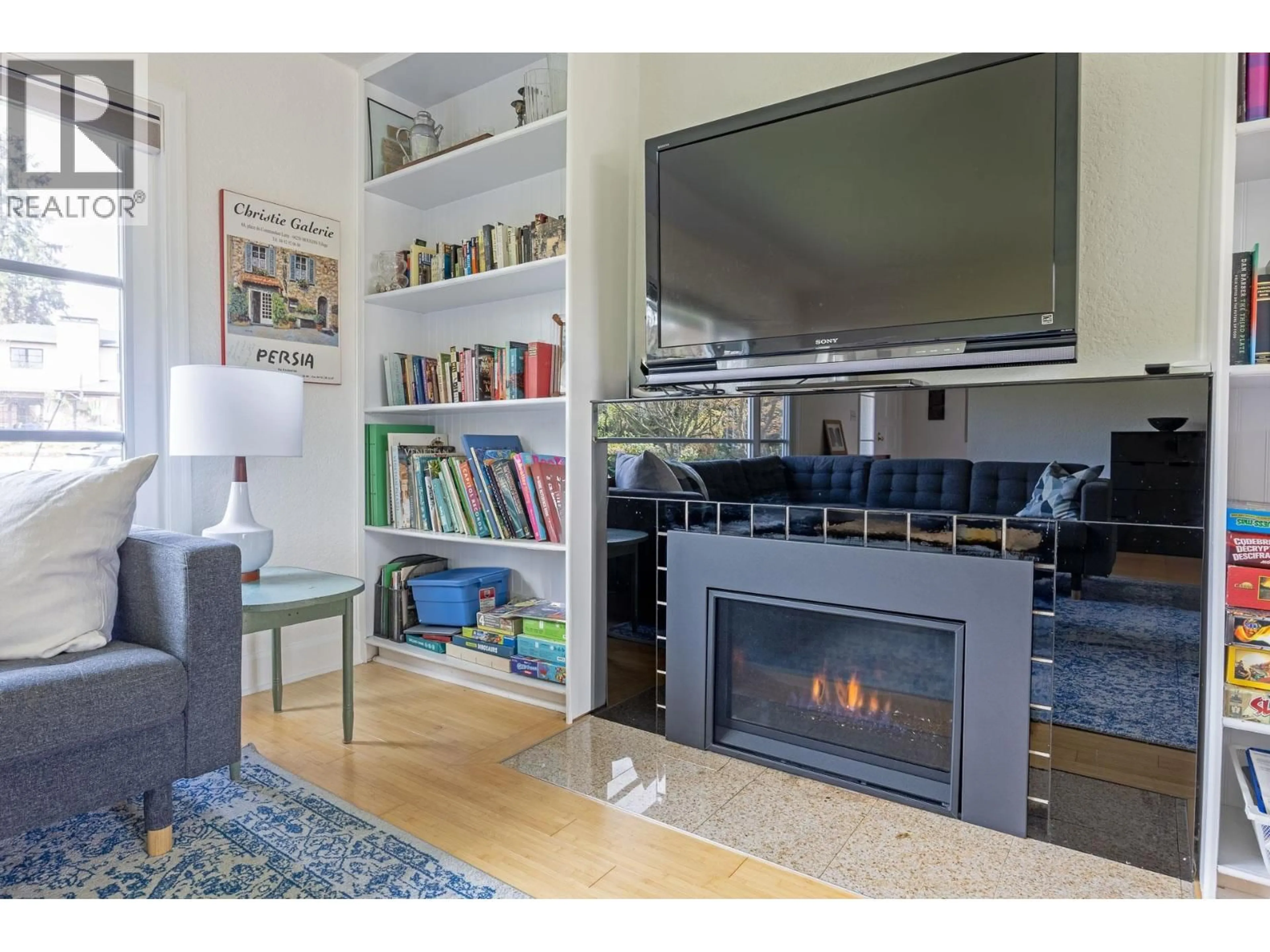 Home theater for 106 COLLEGE COURT, New Westminster British Columbia V3L1K9