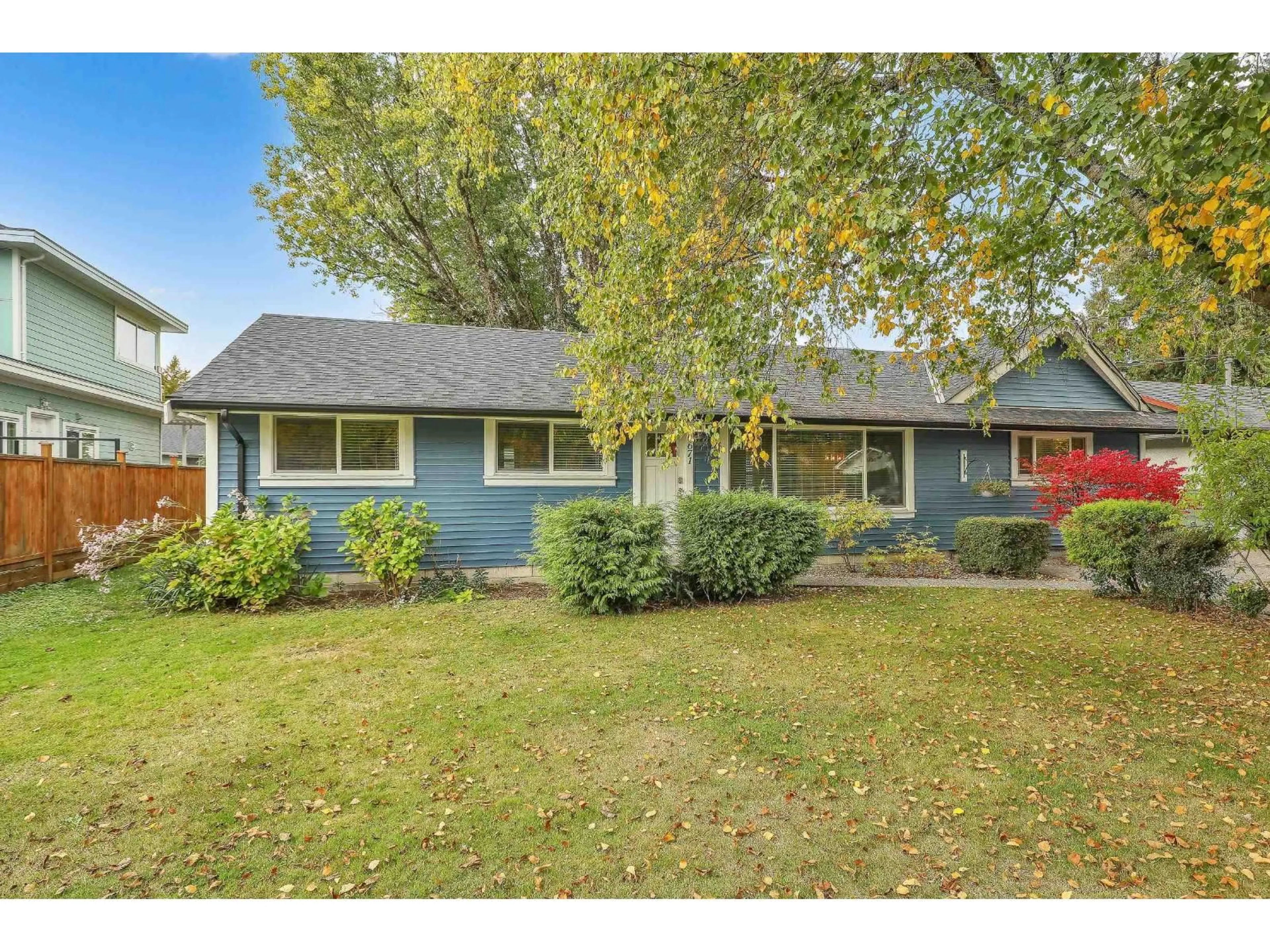 Home with vinyl exterior material, street for 8182 140B, Surrey British Columbia V3W8X3