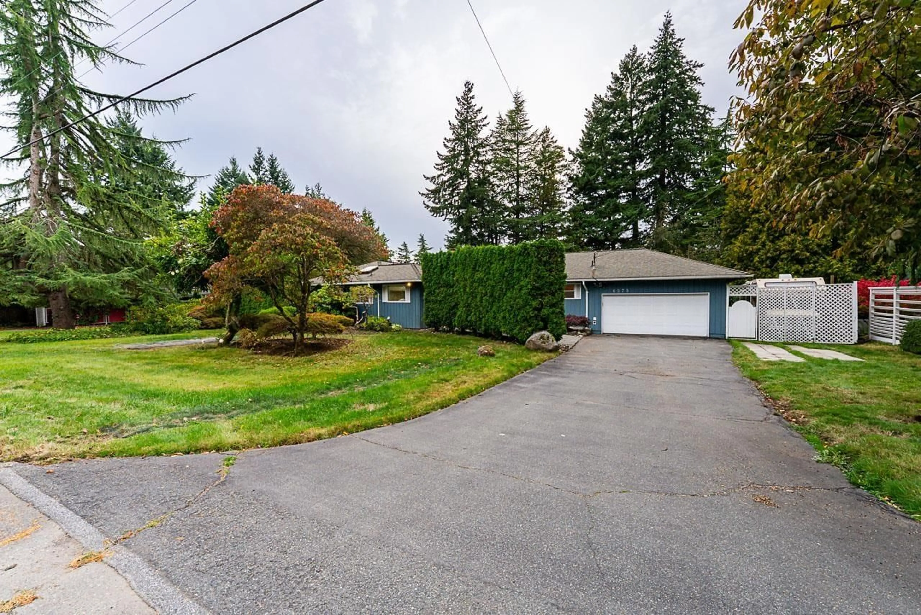 A pic from outside/outdoor area/front of a property/back of a property/a pic from drone, street for 6575 CABELDU, Delta British Columbia V4E1R2