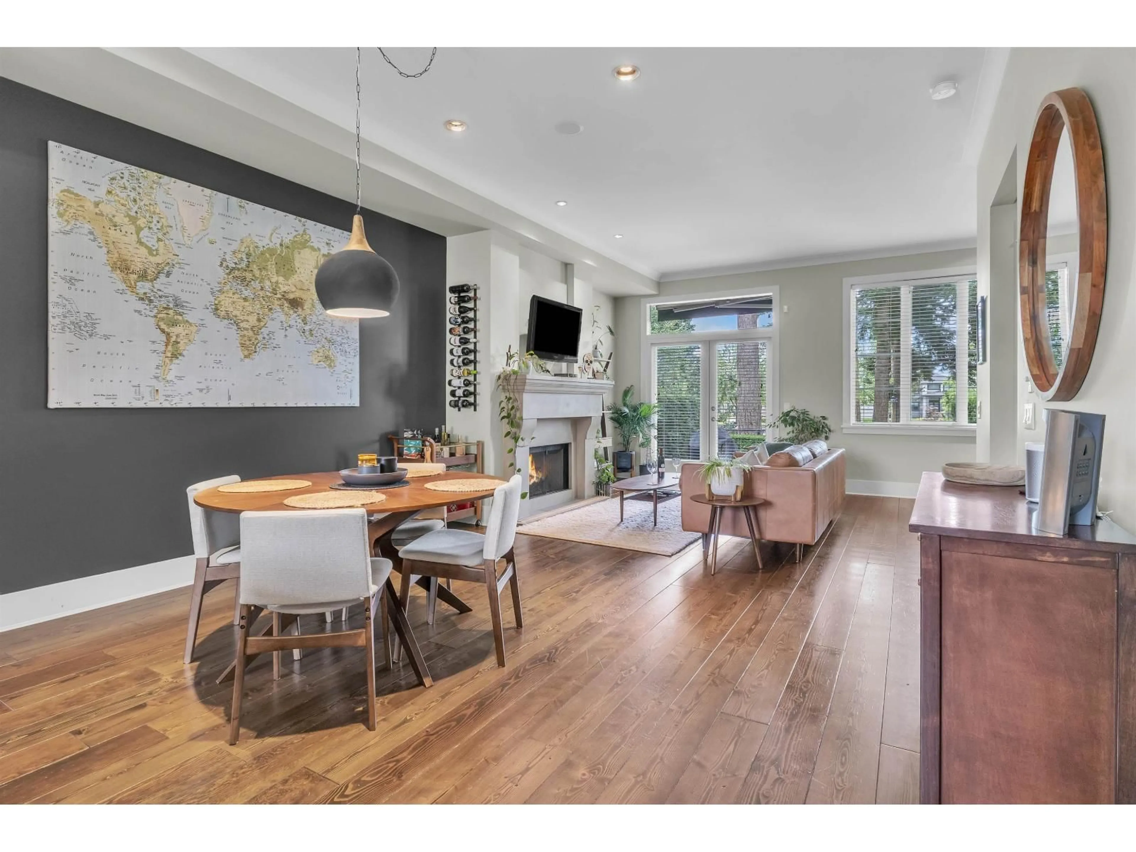 Open concept kitchen, wood/laminate floor for 527 - 2580 LANGDON, Abbotsford British Columbia V2T0A9
