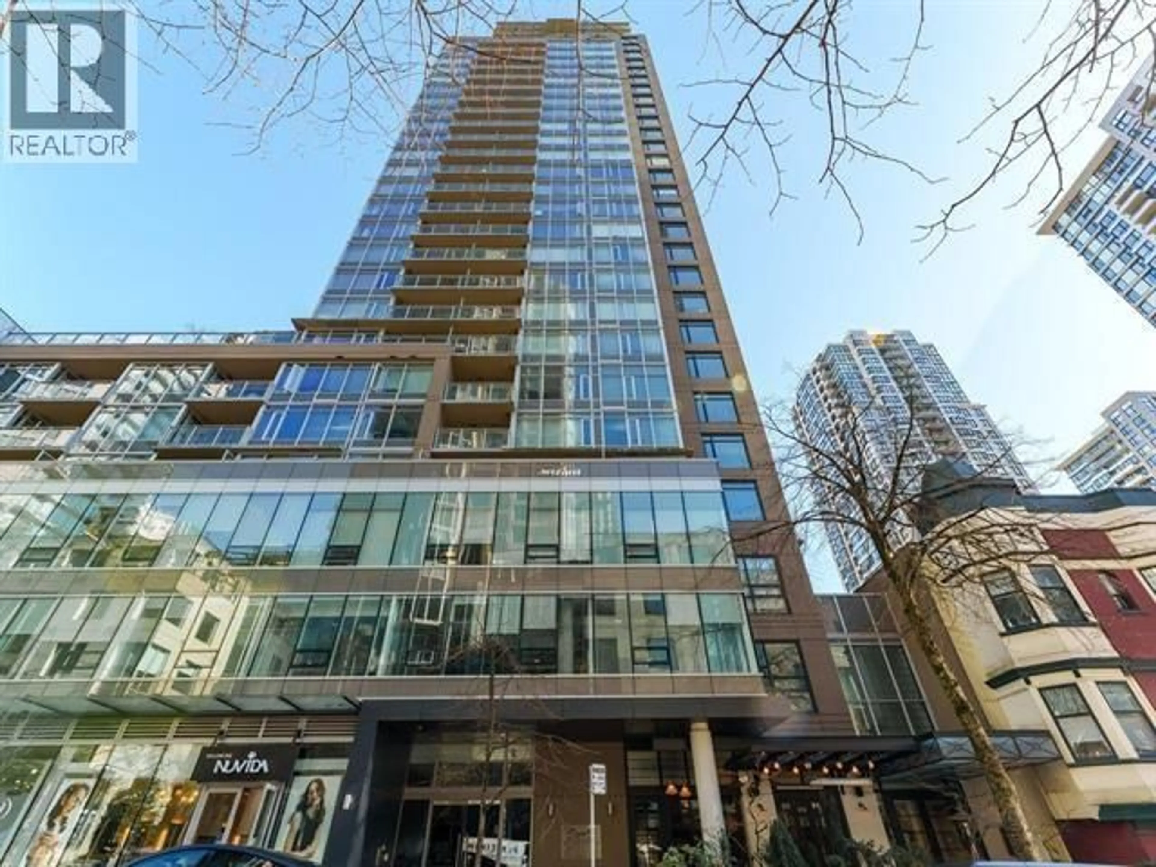 Indoor foyer for 1709 - 888 HOMER STREET, Vancouver British Columbia V6B0H7