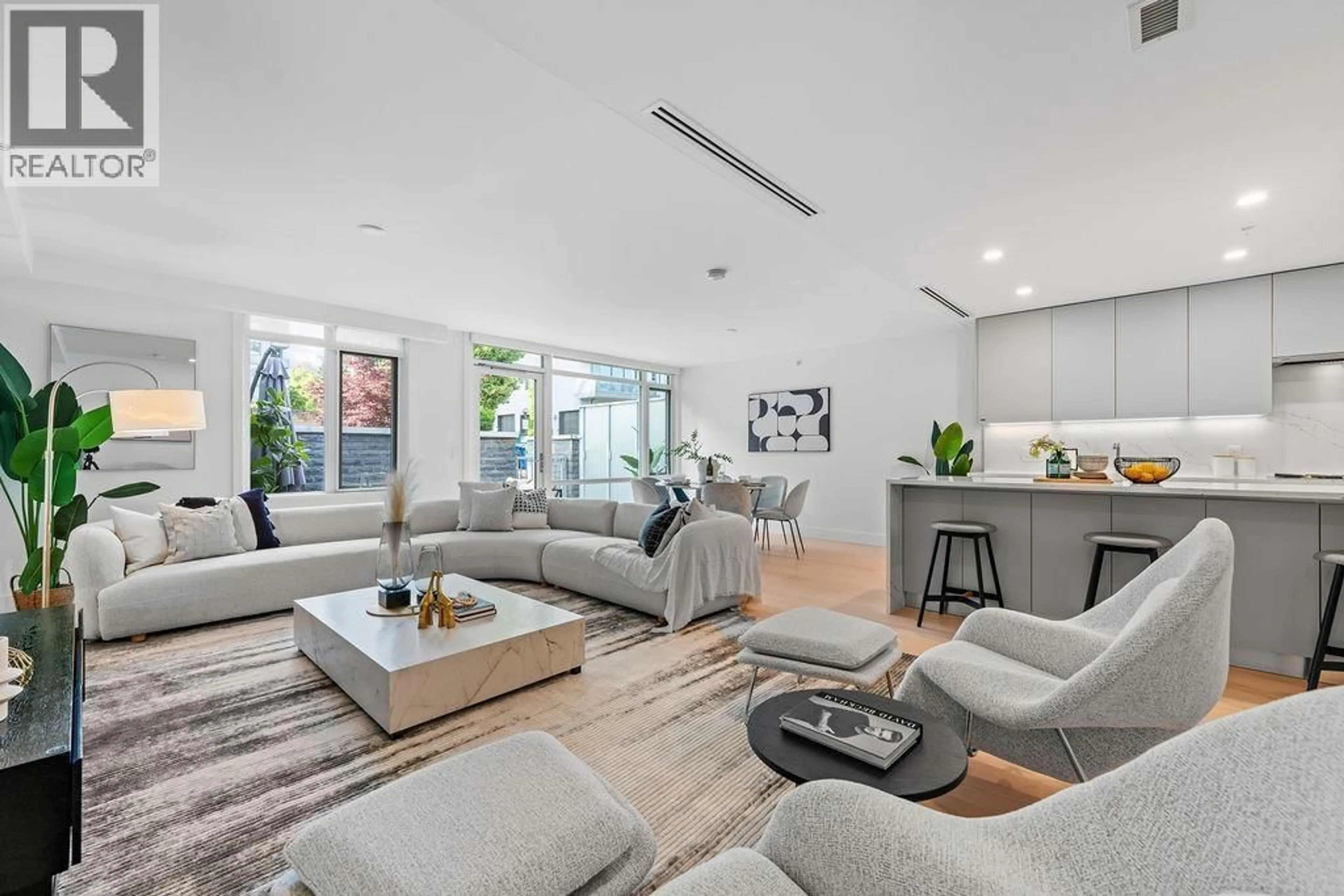 Living room with furniture, unknown for 202 - 1331 MARINE DRIVE, West Vancouver British Columbia V7T1B6