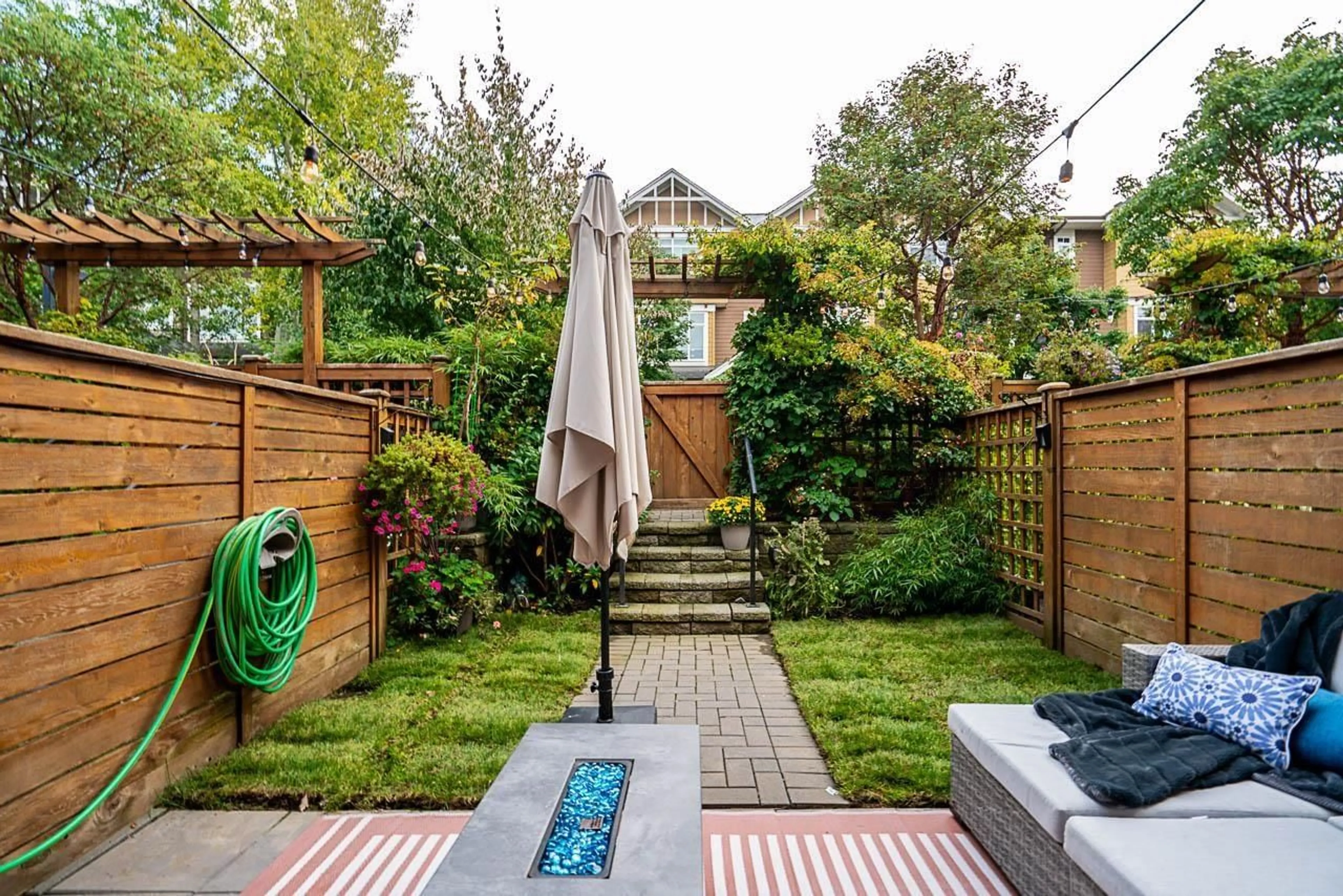 Patio, street for 83 - 2979 156, Surrey British Columbia V3Z8V8