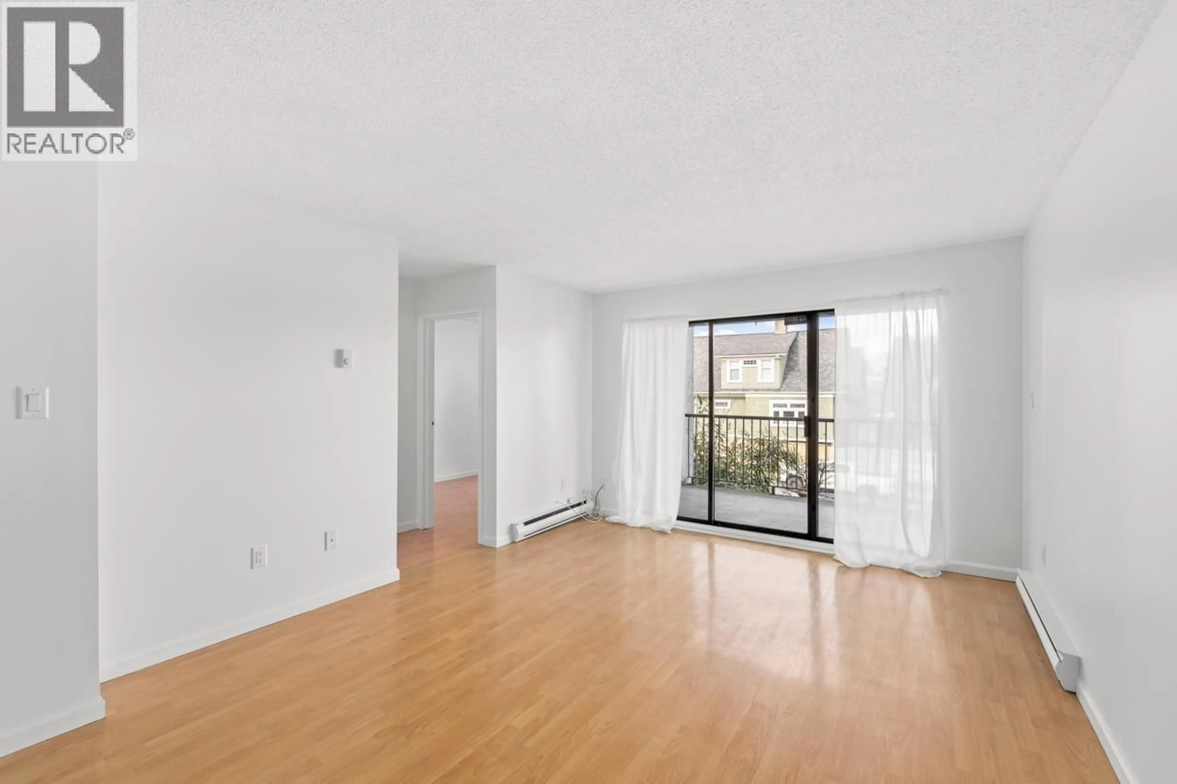 A pic of a room for 215 - 808 8TH AVENUE, Vancouver British Columbia V5T1T5