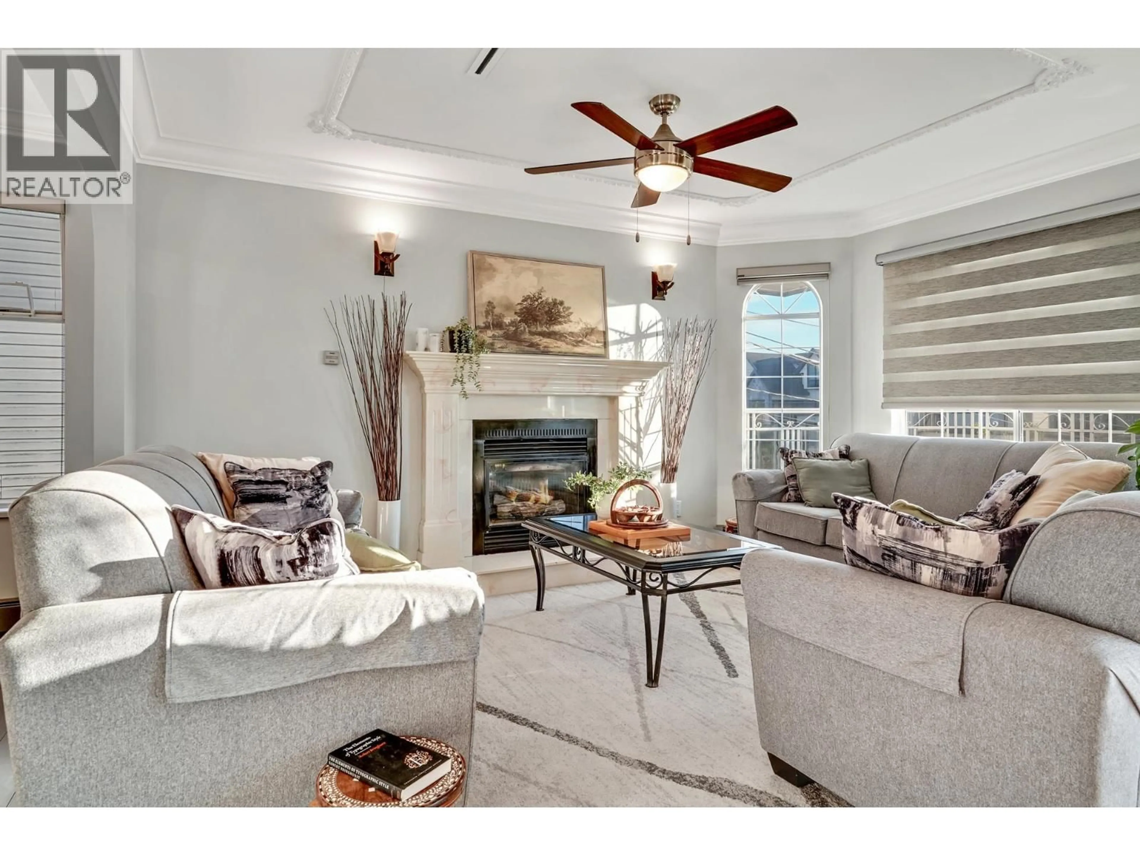 Living room with furniture, unknown for 345 FENTON STREET, New Westminster British Columbia V3M5J1