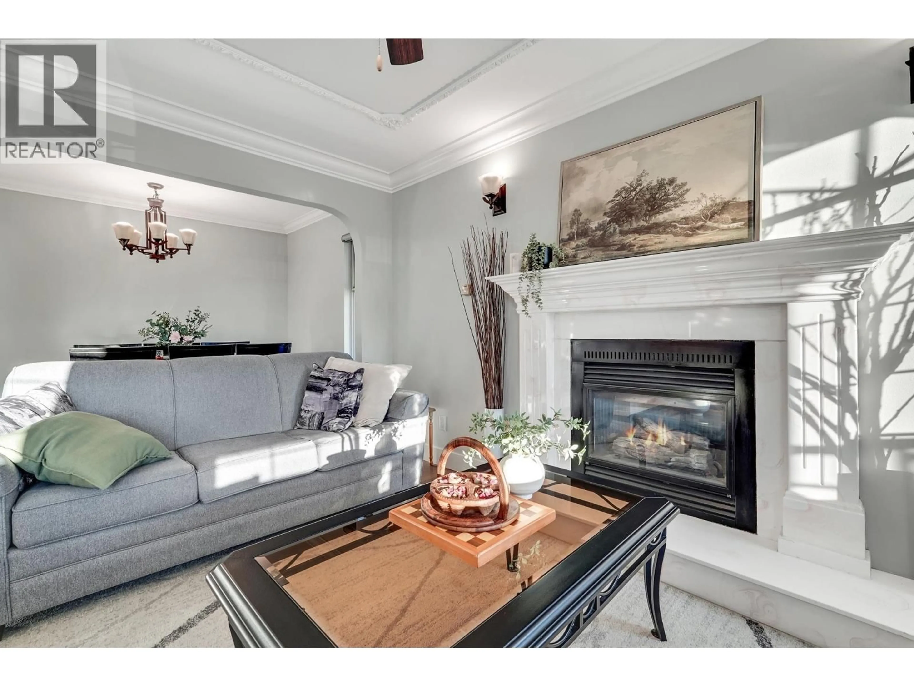 Living room with furniture, unknown for 345 FENTON STREET, New Westminster British Columbia V3M5J1