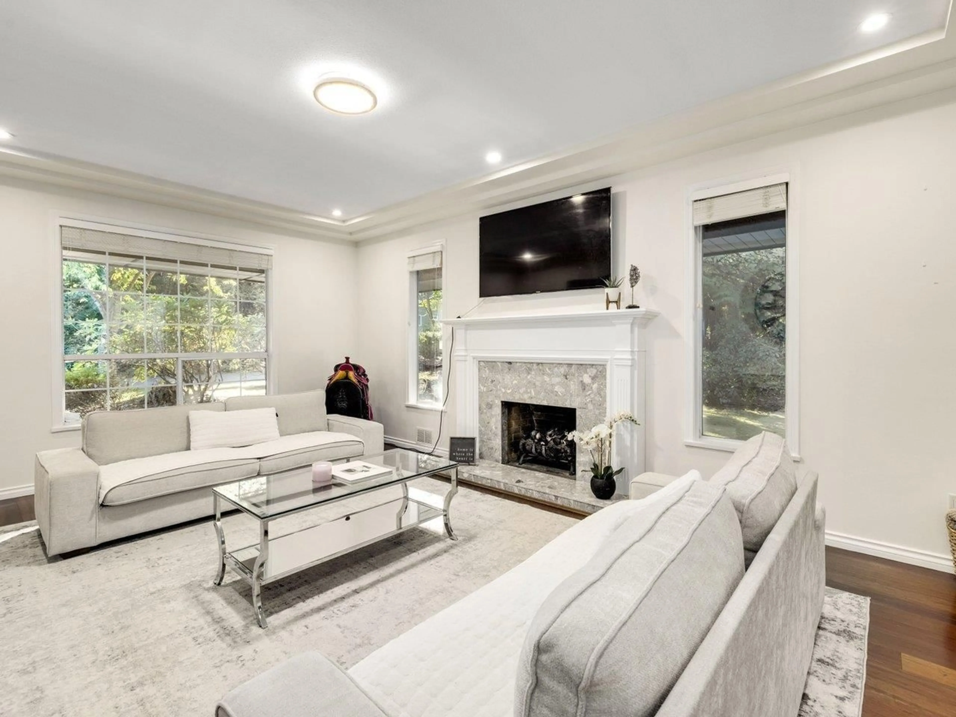 Living room with furniture, unknown for 1837 134A, Surrey British Columbia V4A9E2
