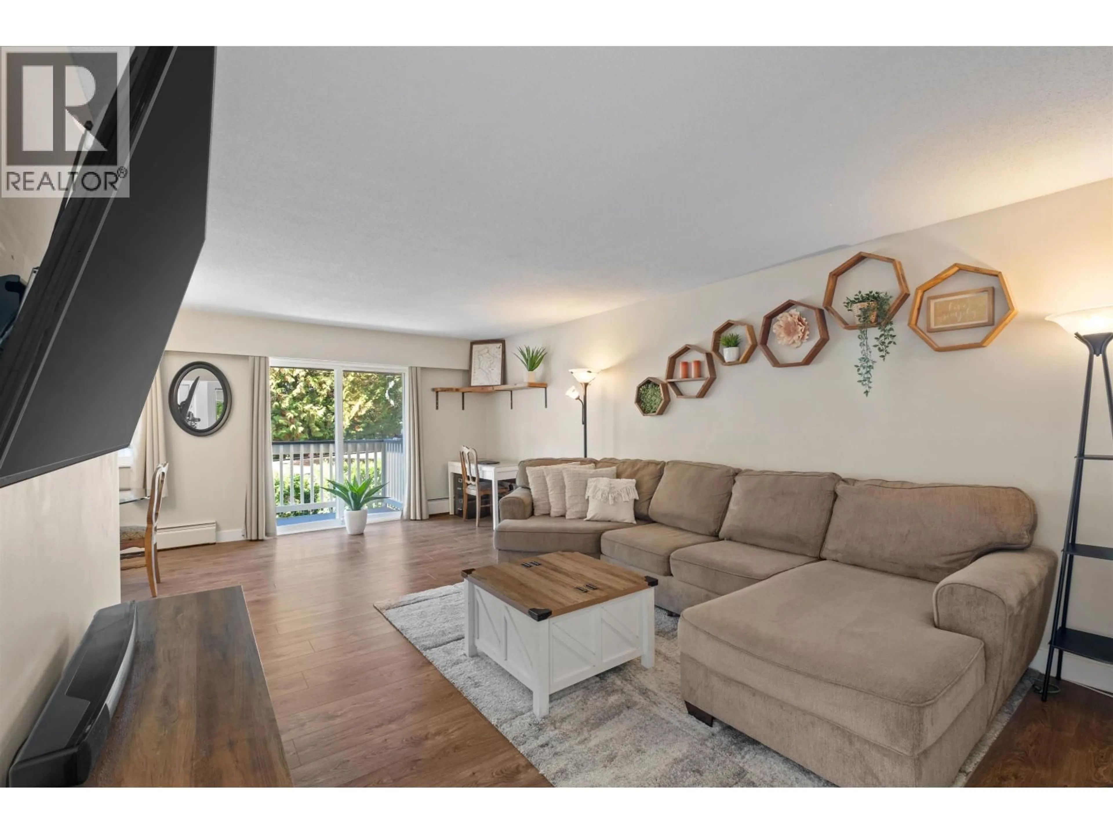 Living room with furniture, unknown for 86 - 1050 PREMIER STREET, North Vancouver British Columbia V7J2H2
