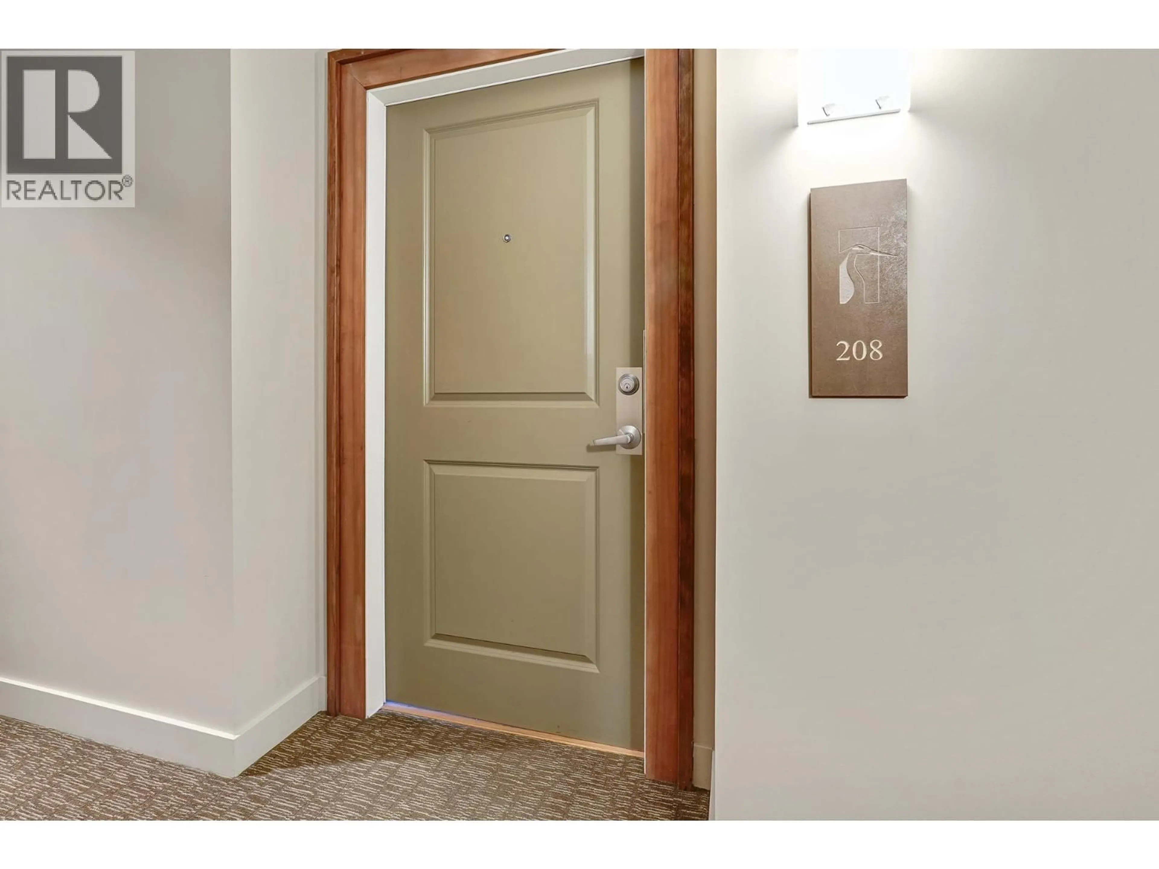 Indoor entryway for 208 - 1706 56 STREET, Delta British Columbia V4L2R3