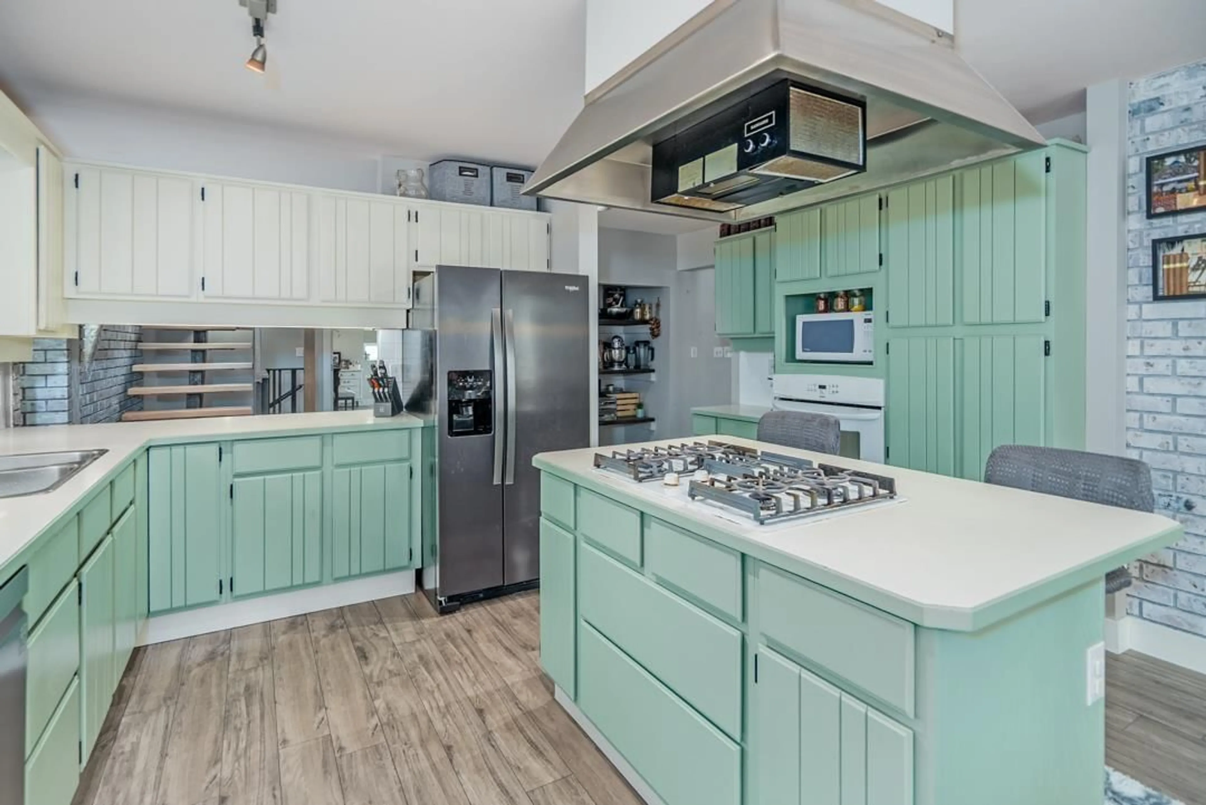 Open concept kitchen, unknown for 41056 BELROSE, Abbotsford British Columbia V3G2M9