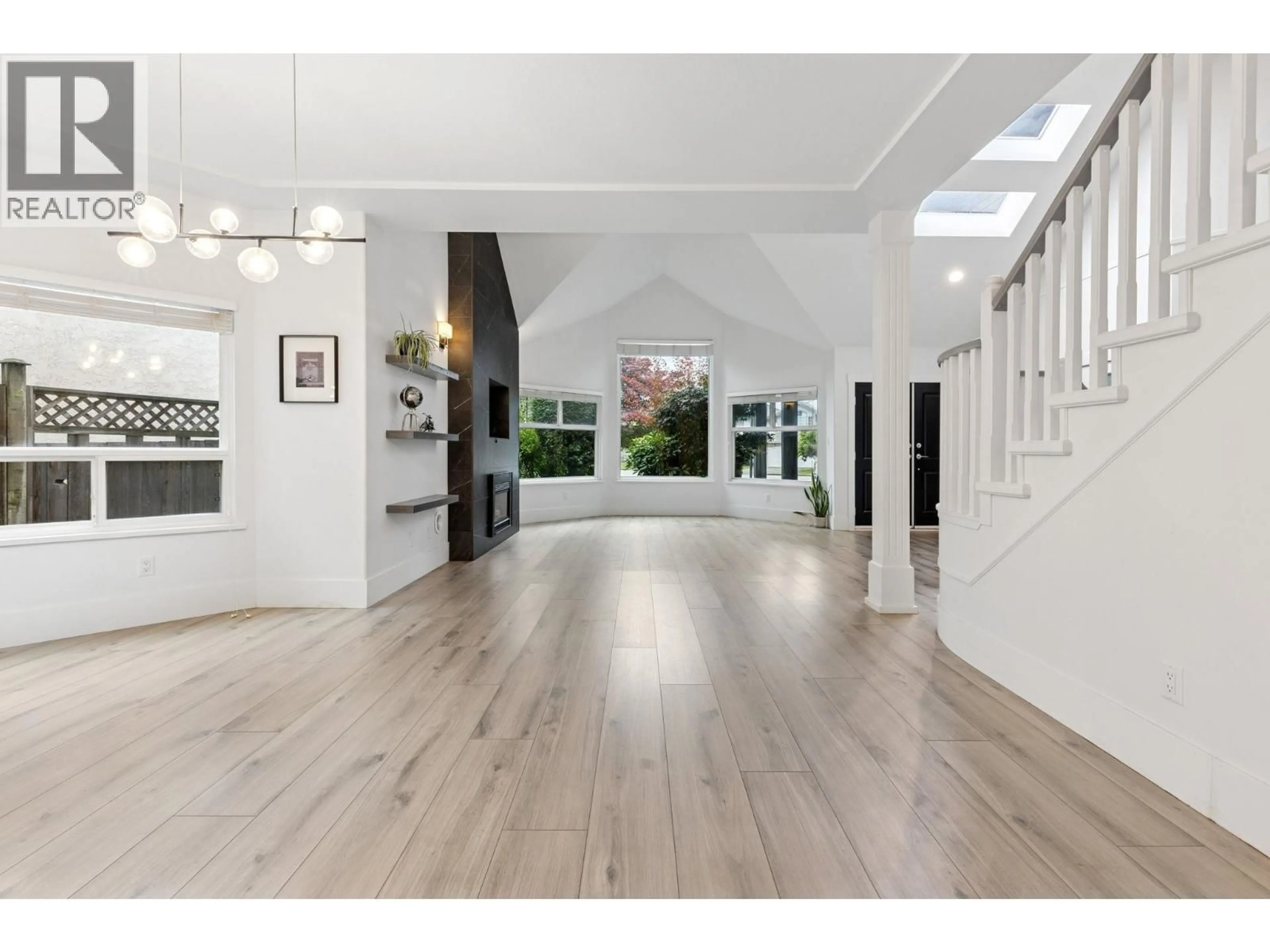 Indoor foyer for 3800 KILBY COURT, Richmond British Columbia V6X3M9