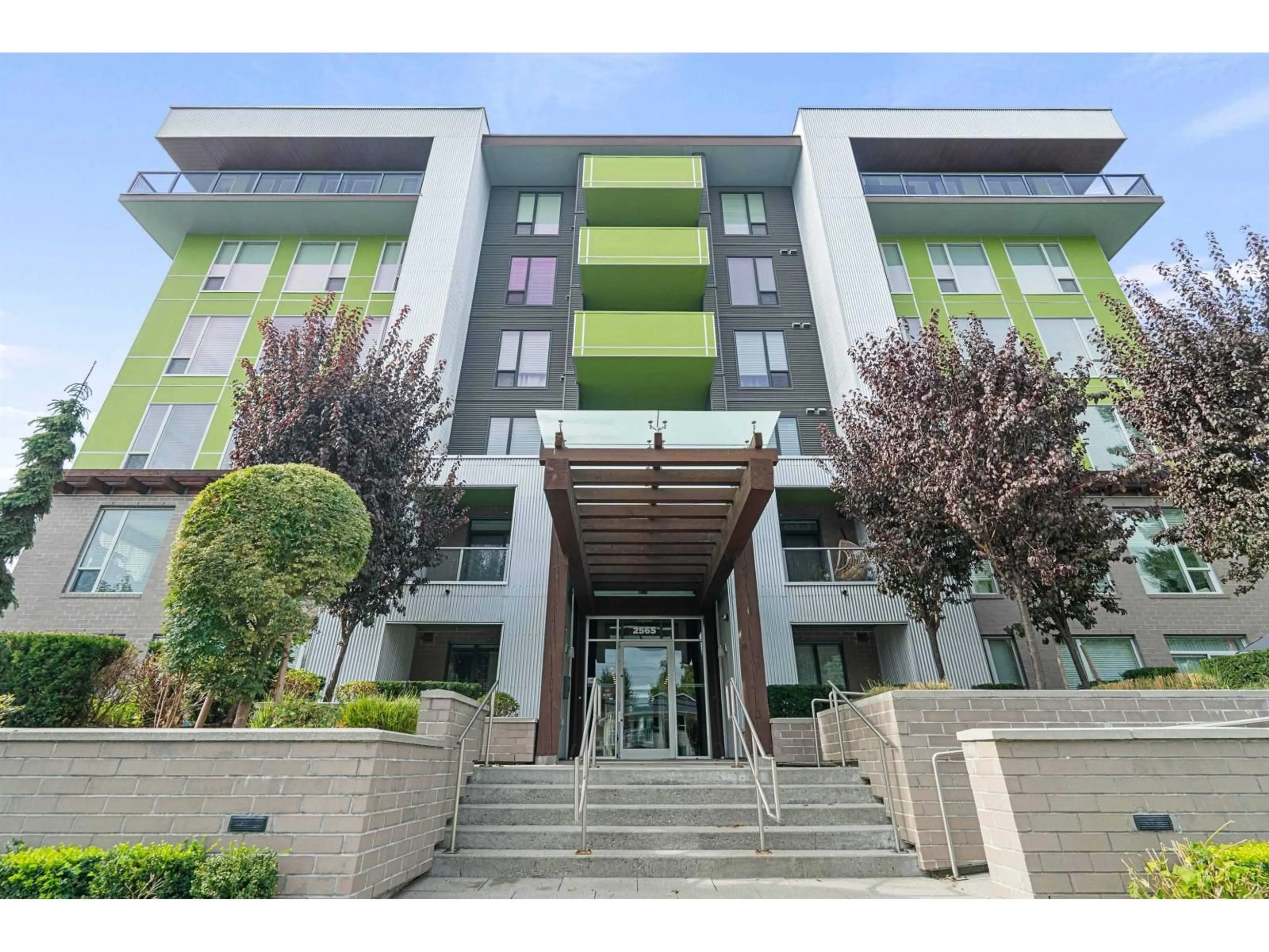 Indoor foyer for 103 - 2565 WARE, Abbotsford British Columbia V2S0J5
