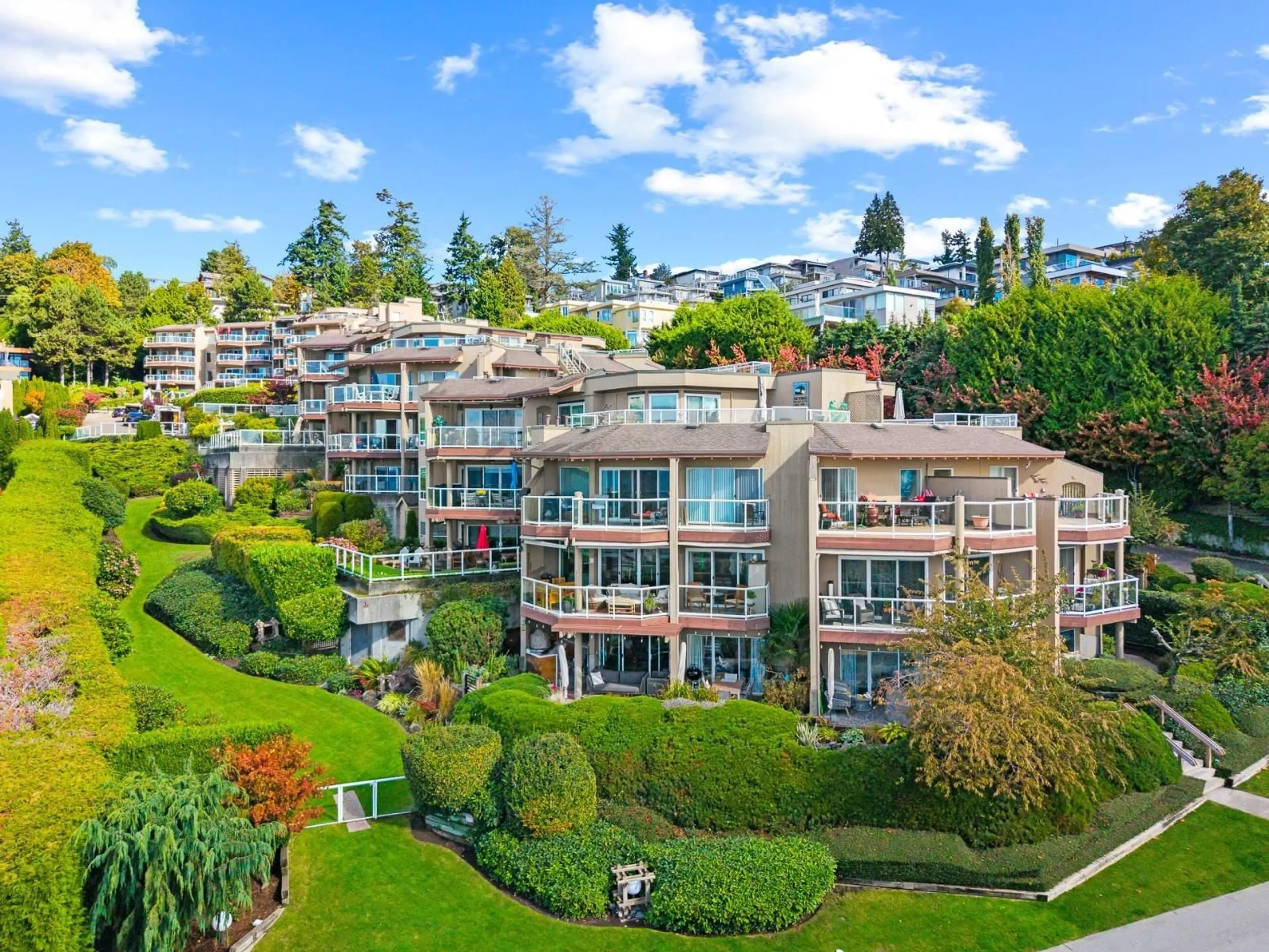 A pic from outside/outdoor area/front of a property/back of a property/a pic from drone, water/lake/river/ocean view for 504 - 15015 VICTORIA, White Rock British Columbia V4B1G2