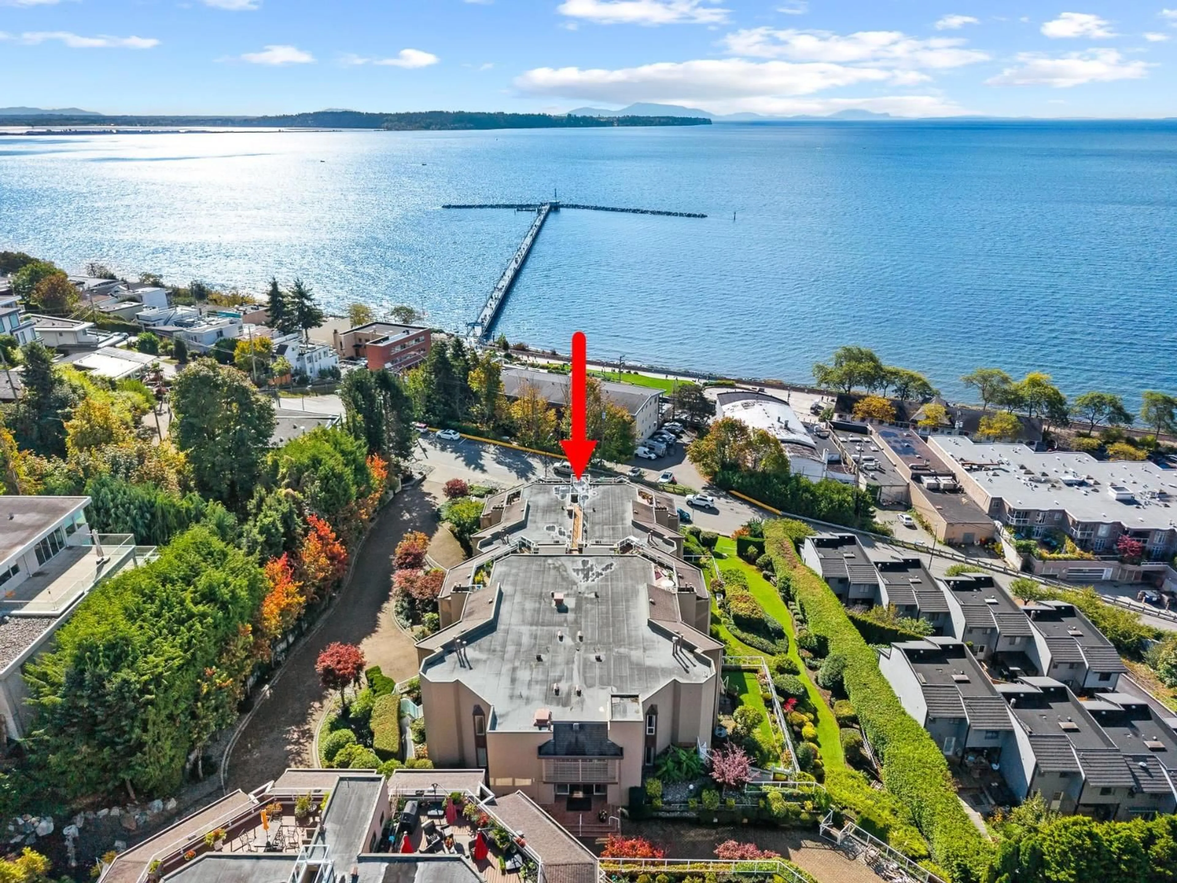 A pic from outside/outdoor area/front of a property/back of a property/a pic from drone, water/lake/river/ocean view for 504 - 15015 VICTORIA, White Rock British Columbia V4B1G2