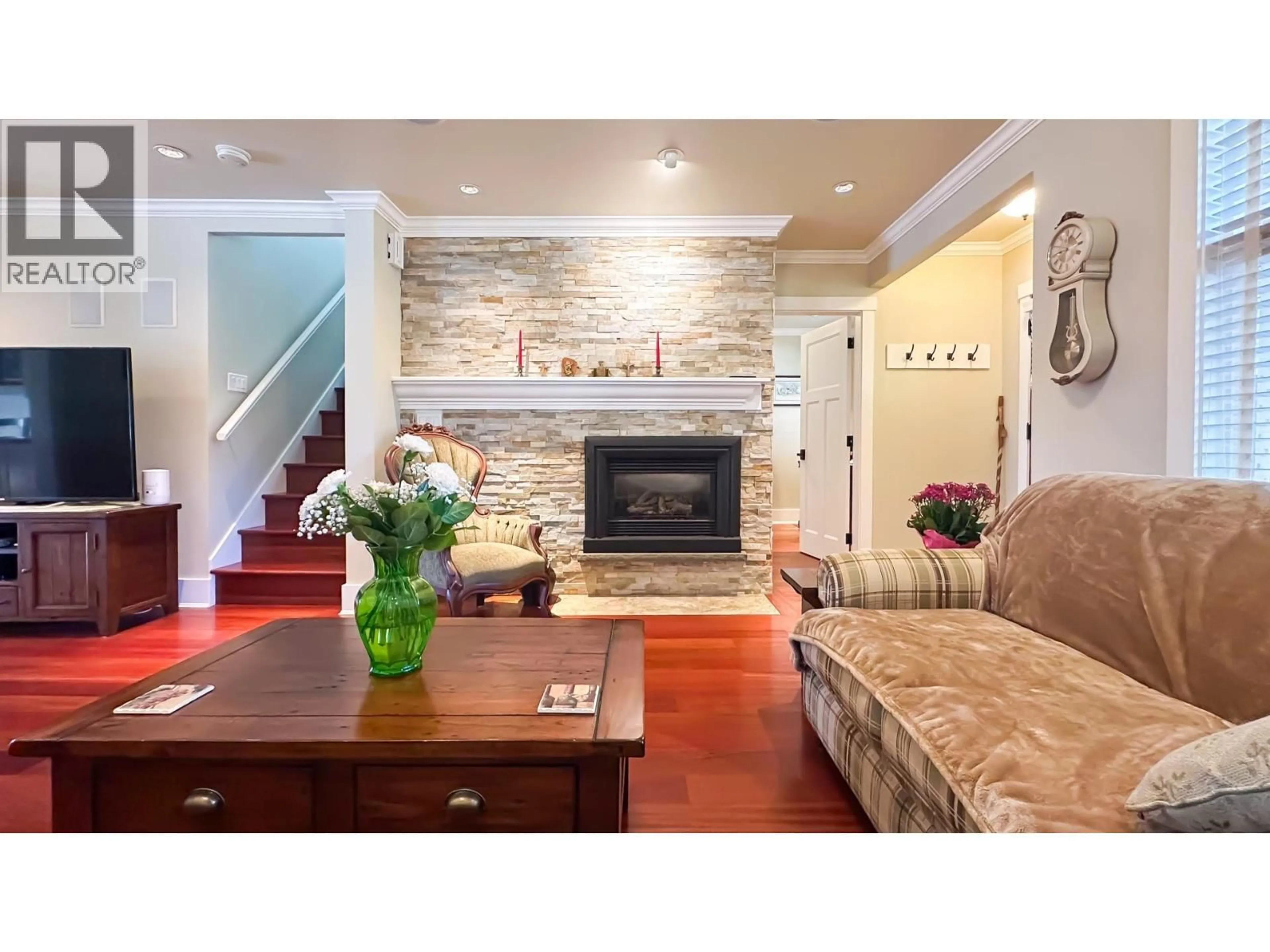 Living room with furniture, unknown for 4084 32ND AVENUE, Vancouver British Columbia V6S1Z6
