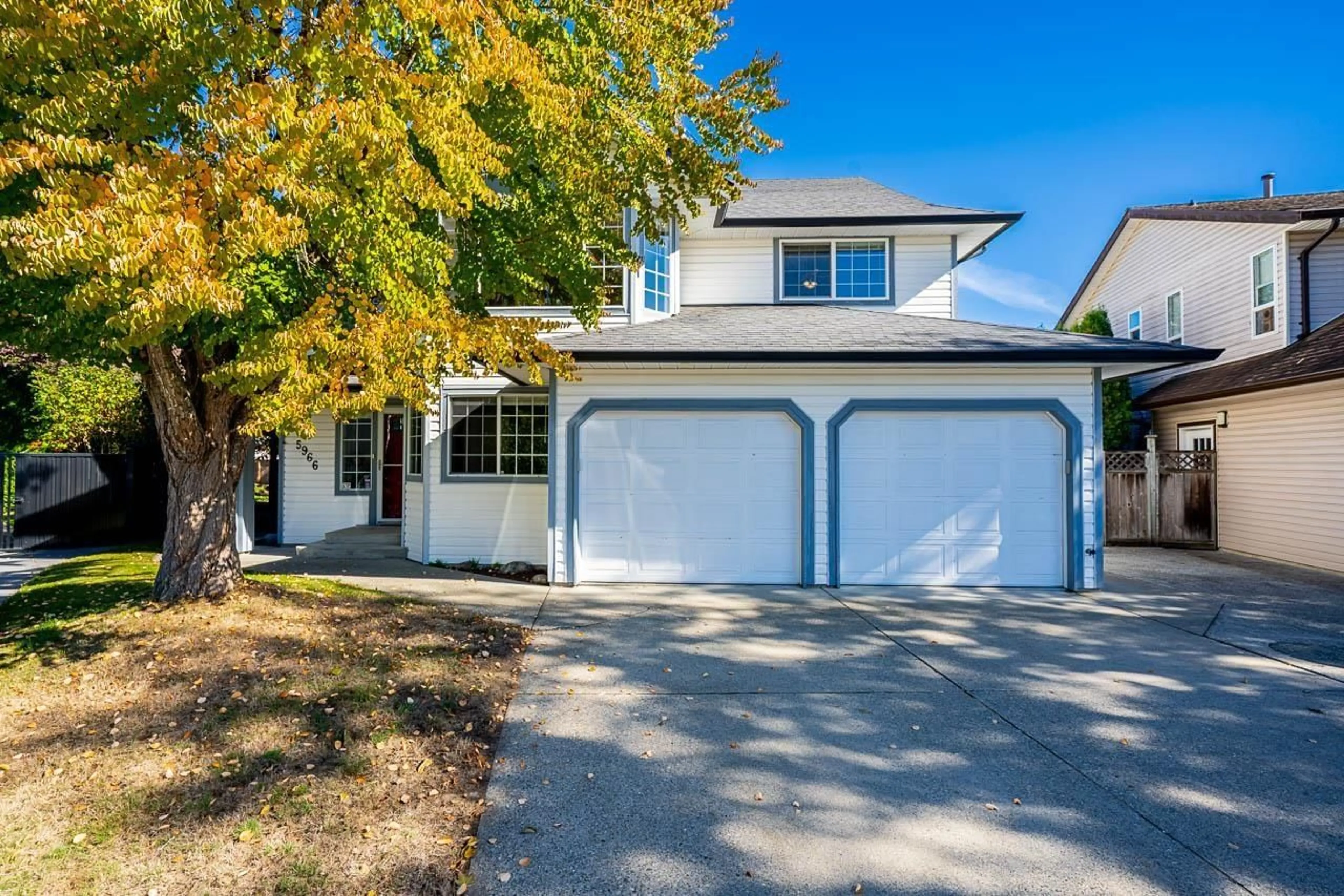 Home with vinyl exterior material, street for 5966 186, Surrey British Columbia V3S7Z8