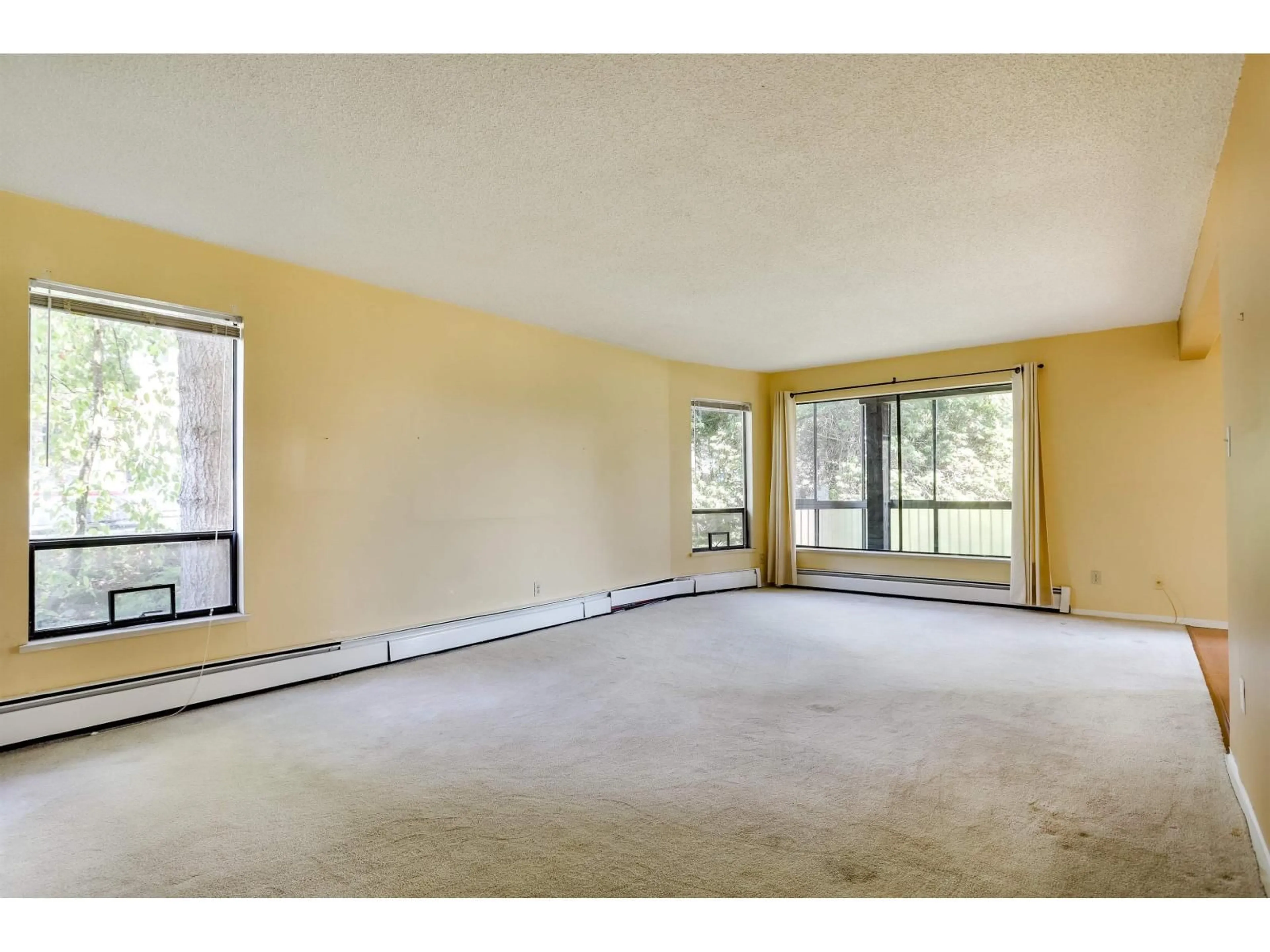 A pic of a room for 201 - 1389 WINTER, White Rock British Columbia V4B3Y2