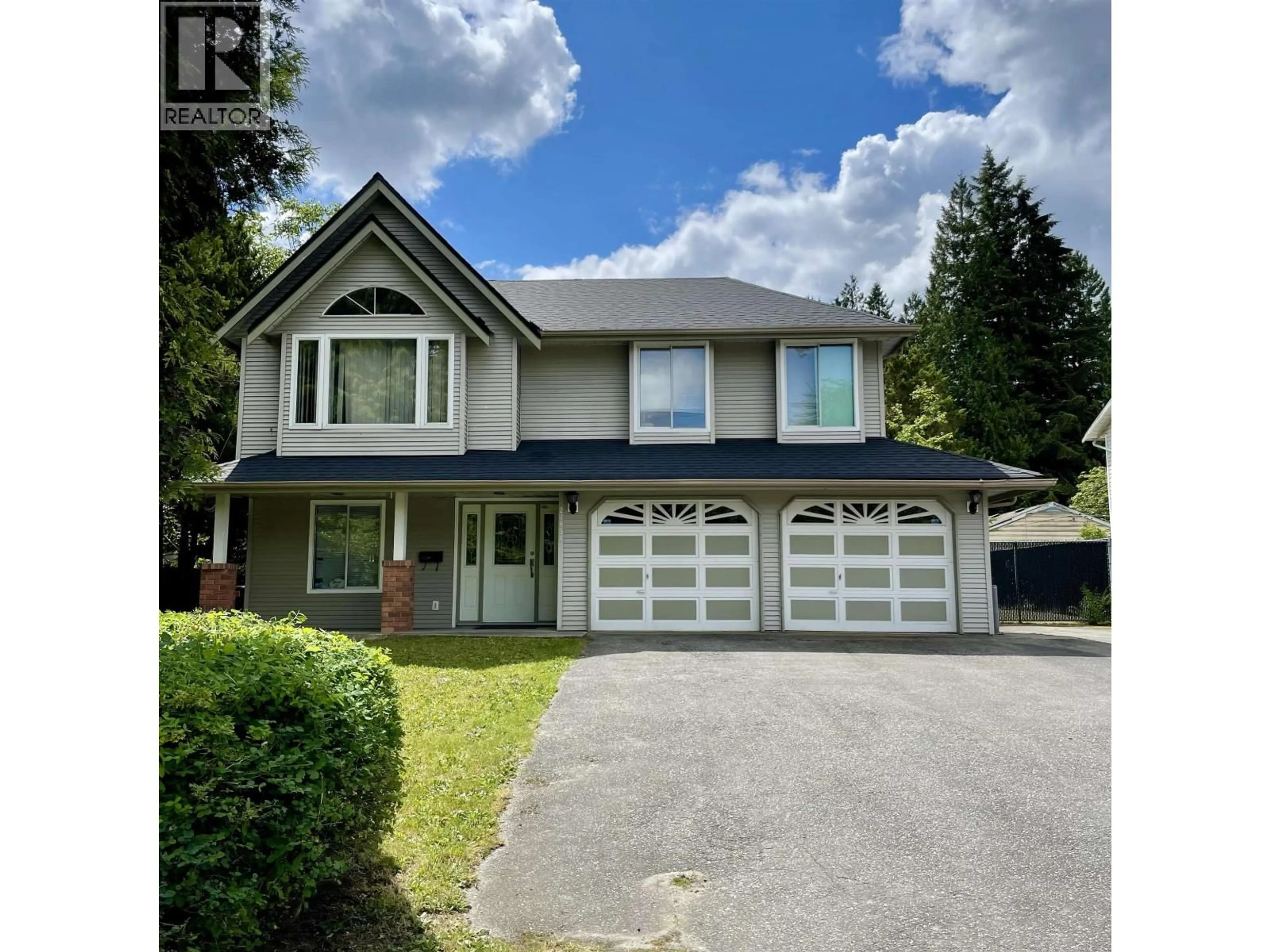Home with vinyl exterior material, street for 21854 LOUGHEED HIGHWAY, Maple Ridge British Columbia V2X2S3
