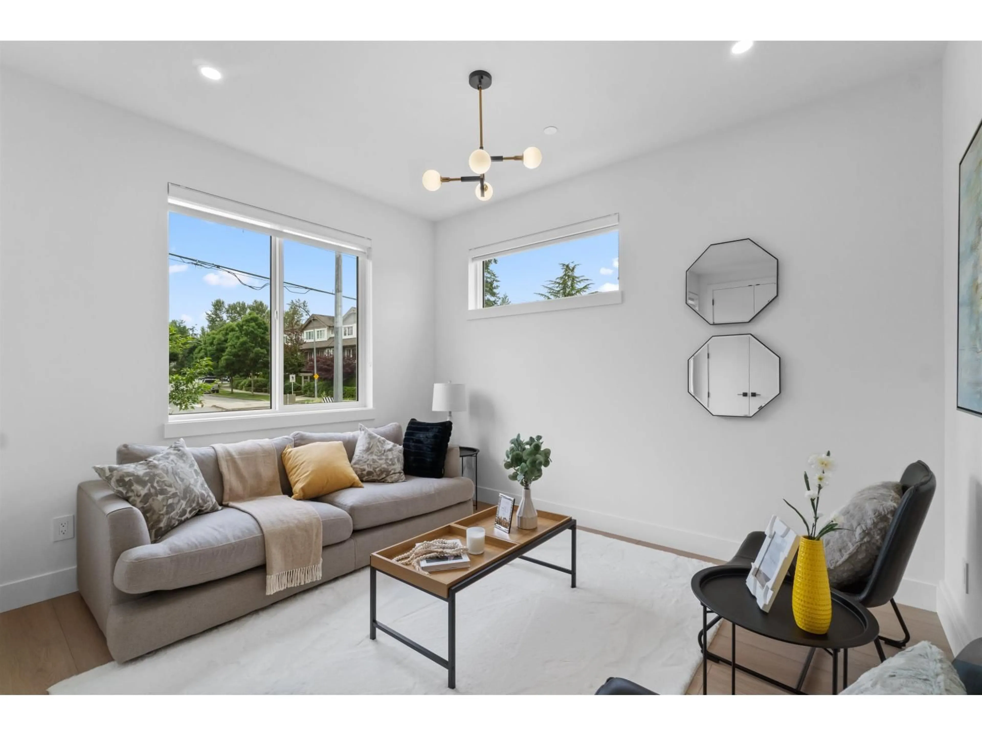 Living room with furniture, unknown for 20993 83, Langley British Columbia V2Y4K4