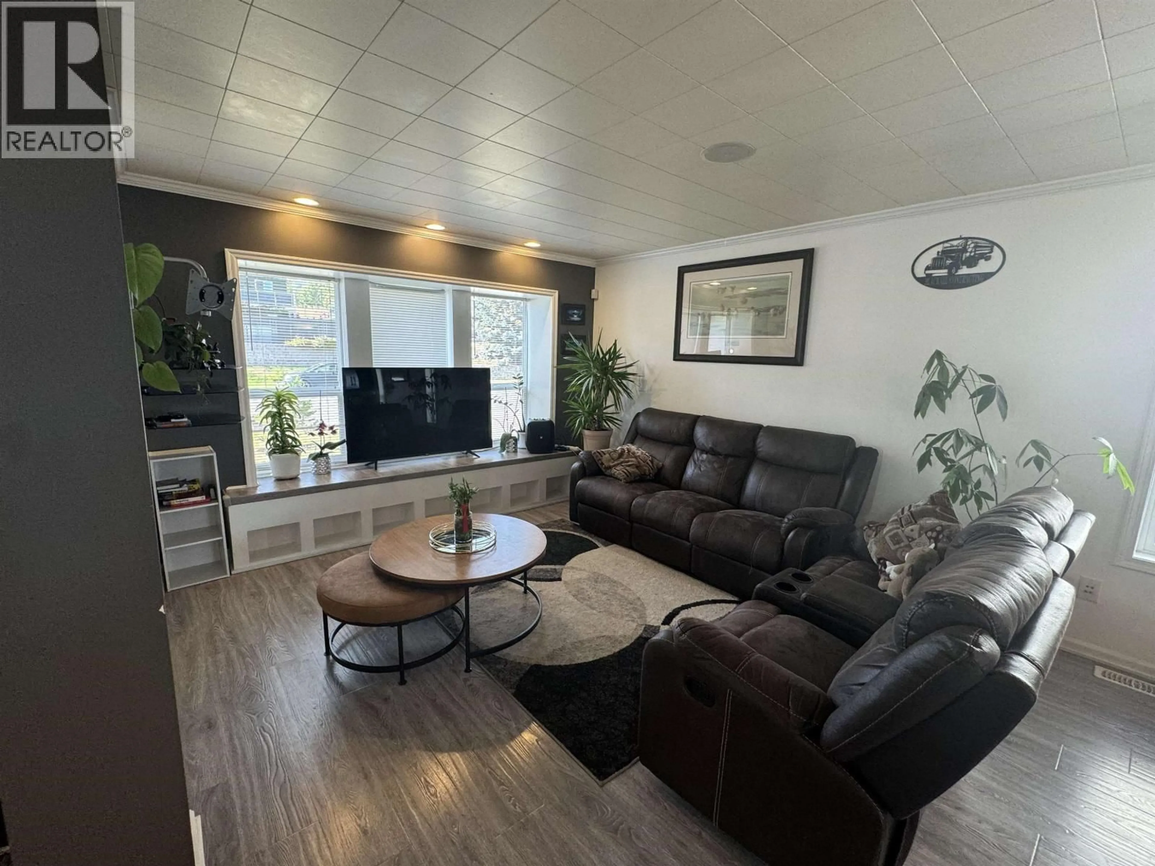 Living room with furniture, unknown for 86 EAGLE CRESCENT, Williams Lake British Columbia V2G5K2