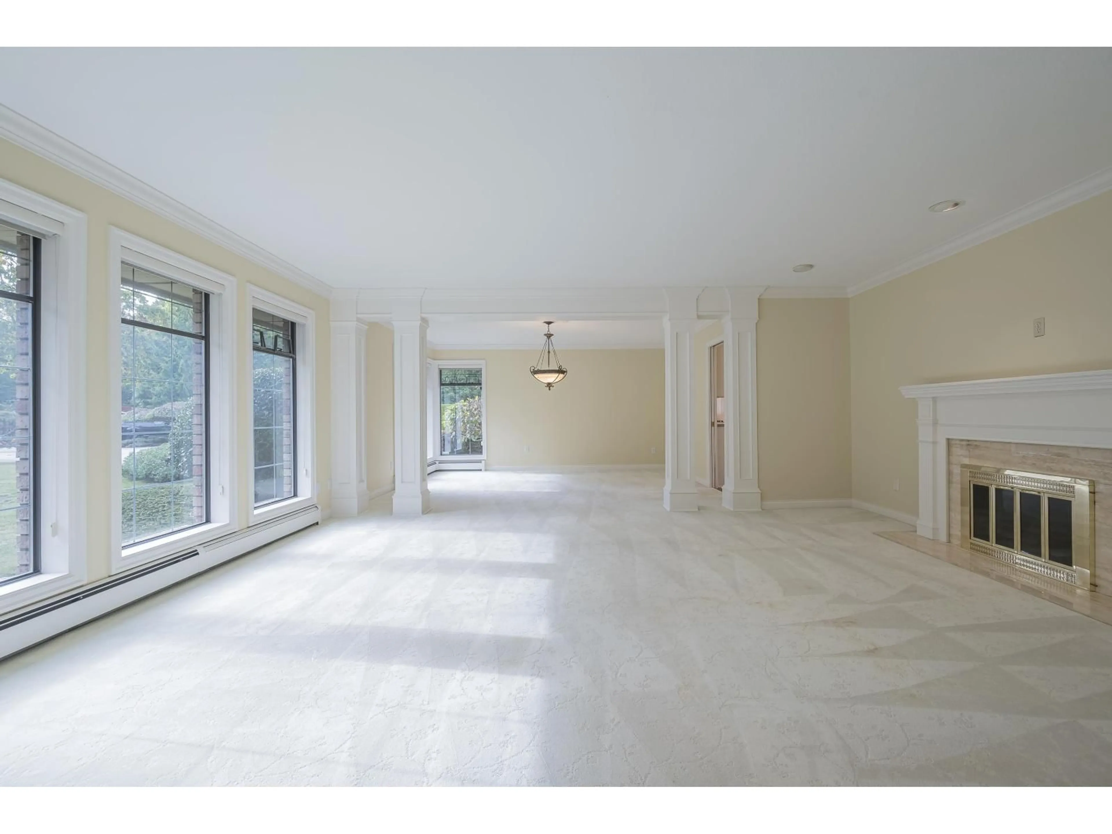 Indoor foyer for 17451 29, Surrey British Columbia V3Z0E7