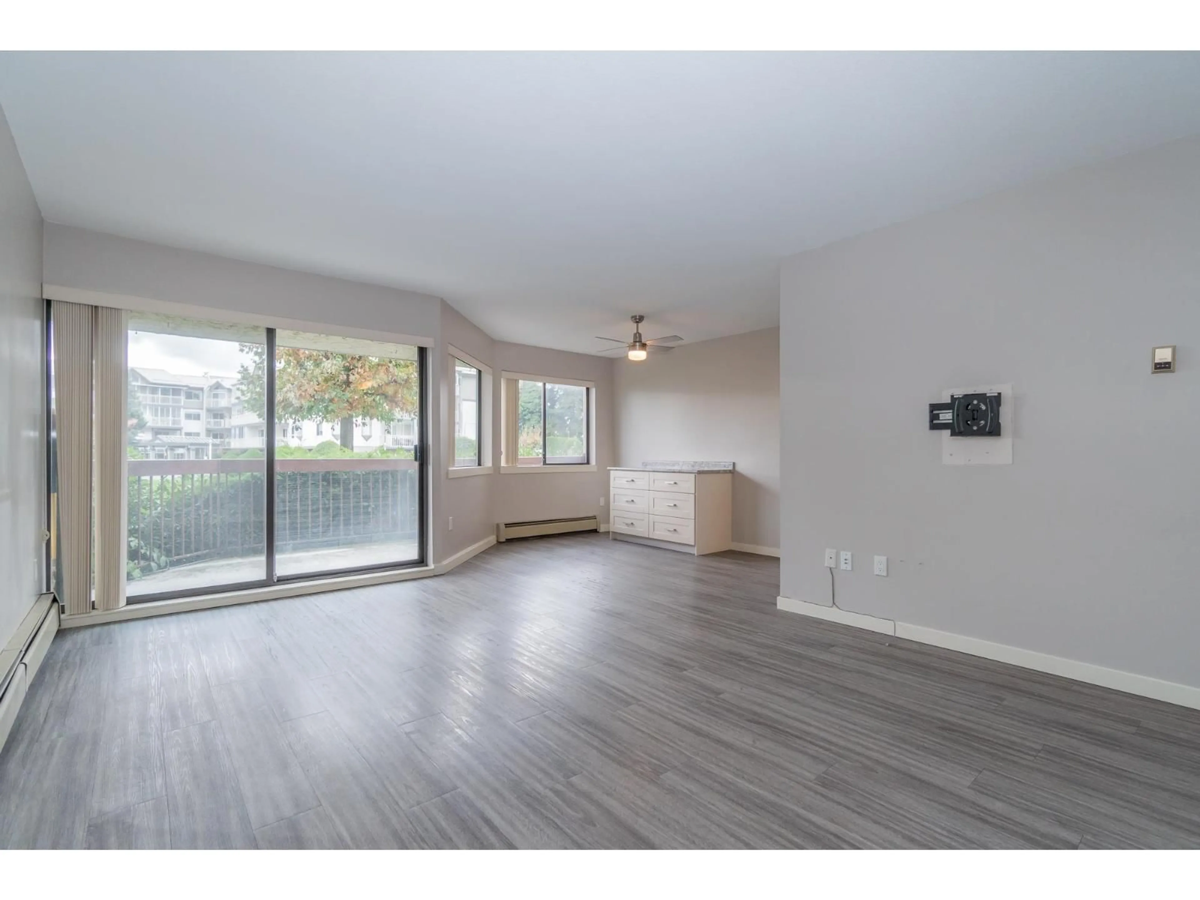 A pic of a room for 112 - 31955 OLD YALE, Abbotsford British Columbia V2T4N1