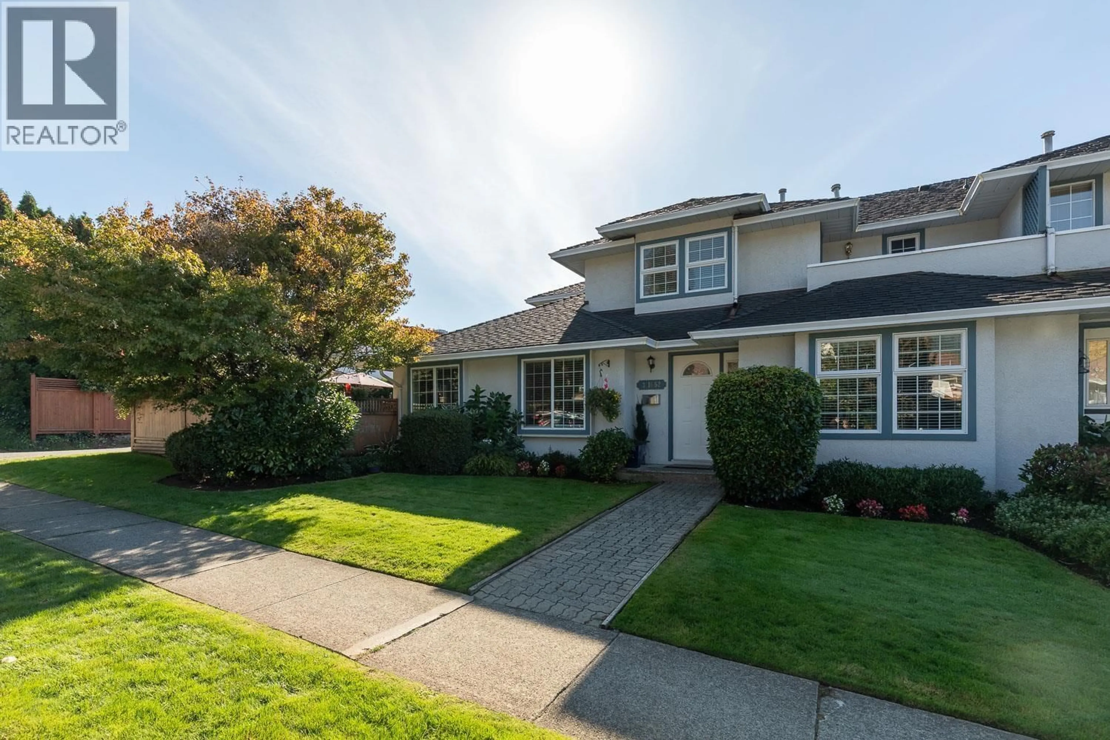 Home with vinyl exterior material, street for 3 - 1652 MAHON AVENUE, North Vancouver British Columbia V7M2S8