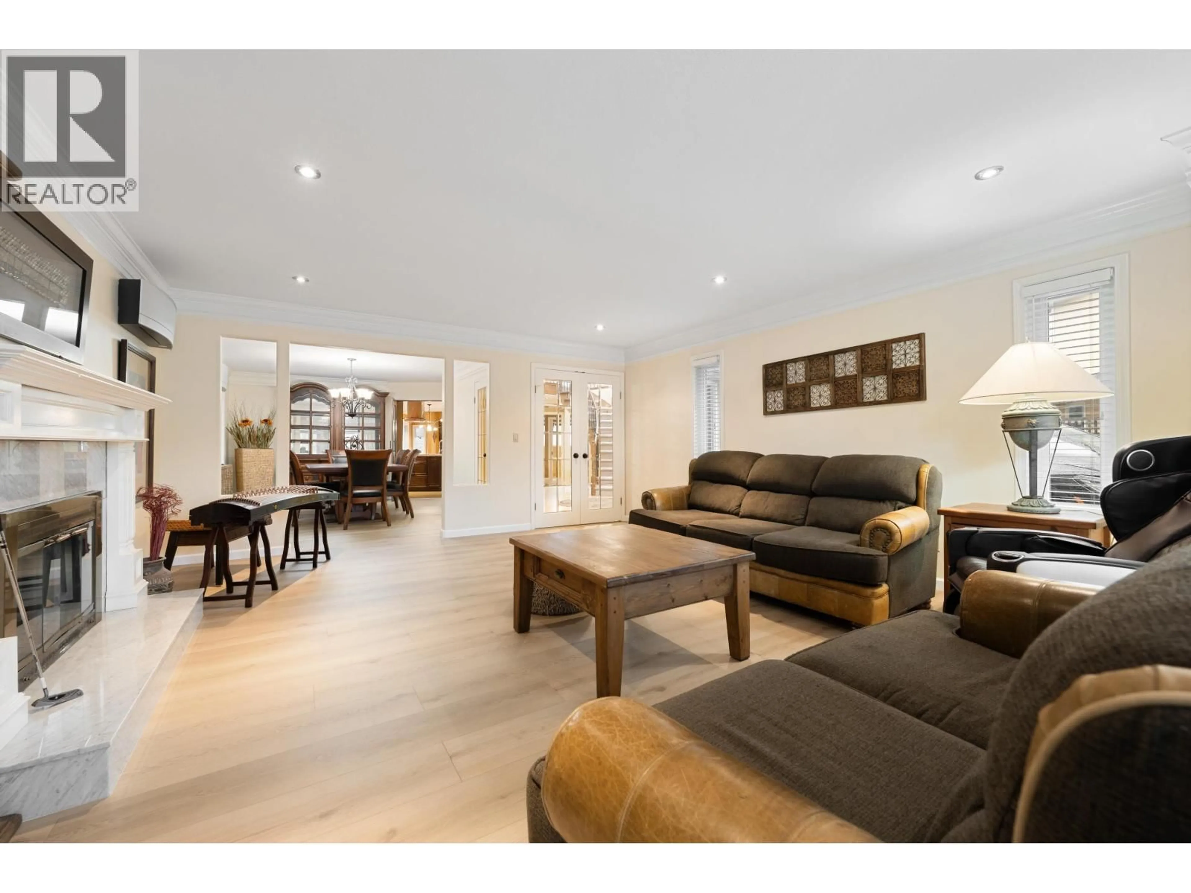 Living room with furniture, unknown for 3817 MCKAY PLACE, Richmond British Columbia V6X3R6