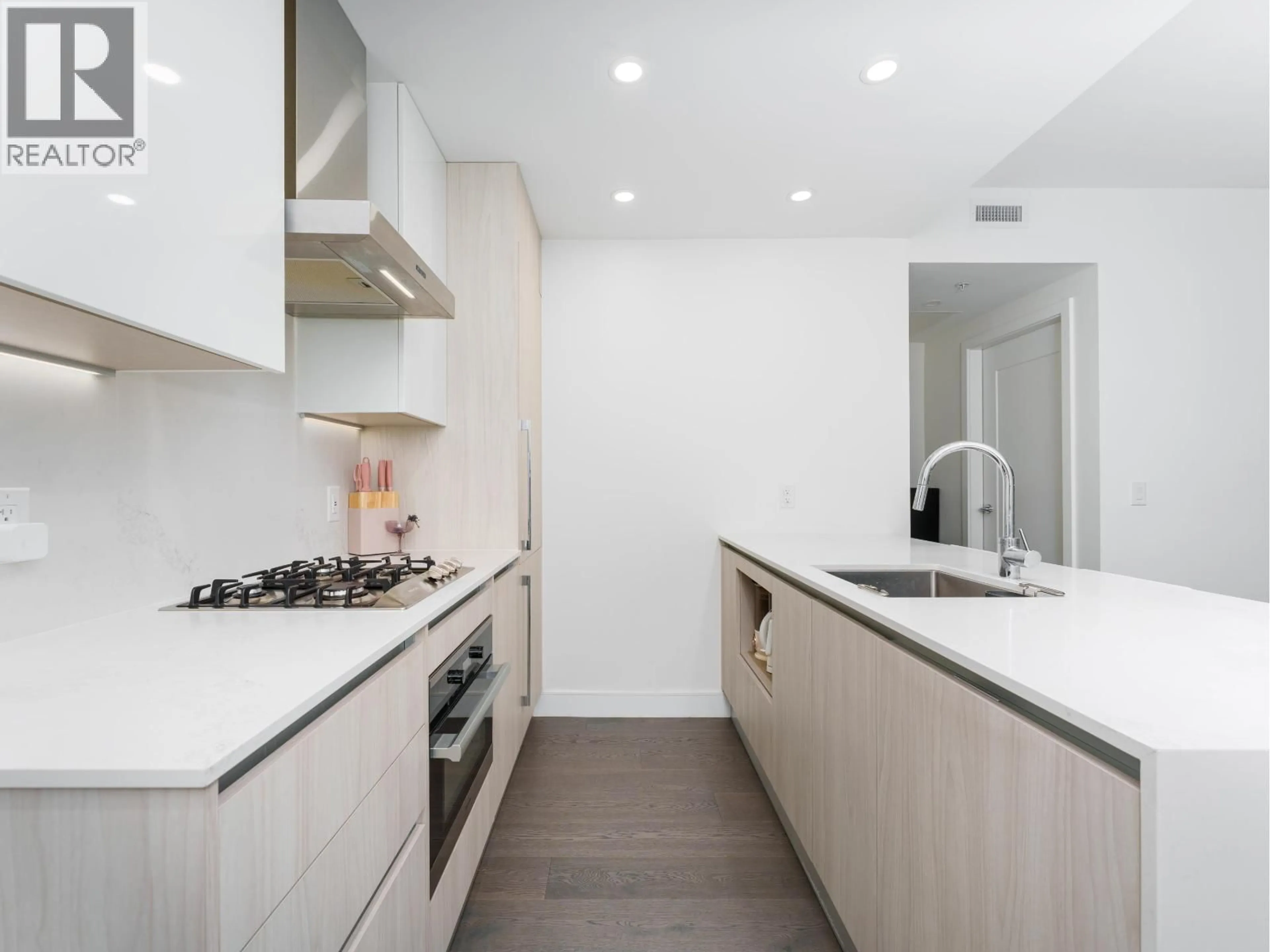 Contemporary kitchen, unknown for 306 - 477 59TH AVENUE, Vancouver British Columbia V5X1X4