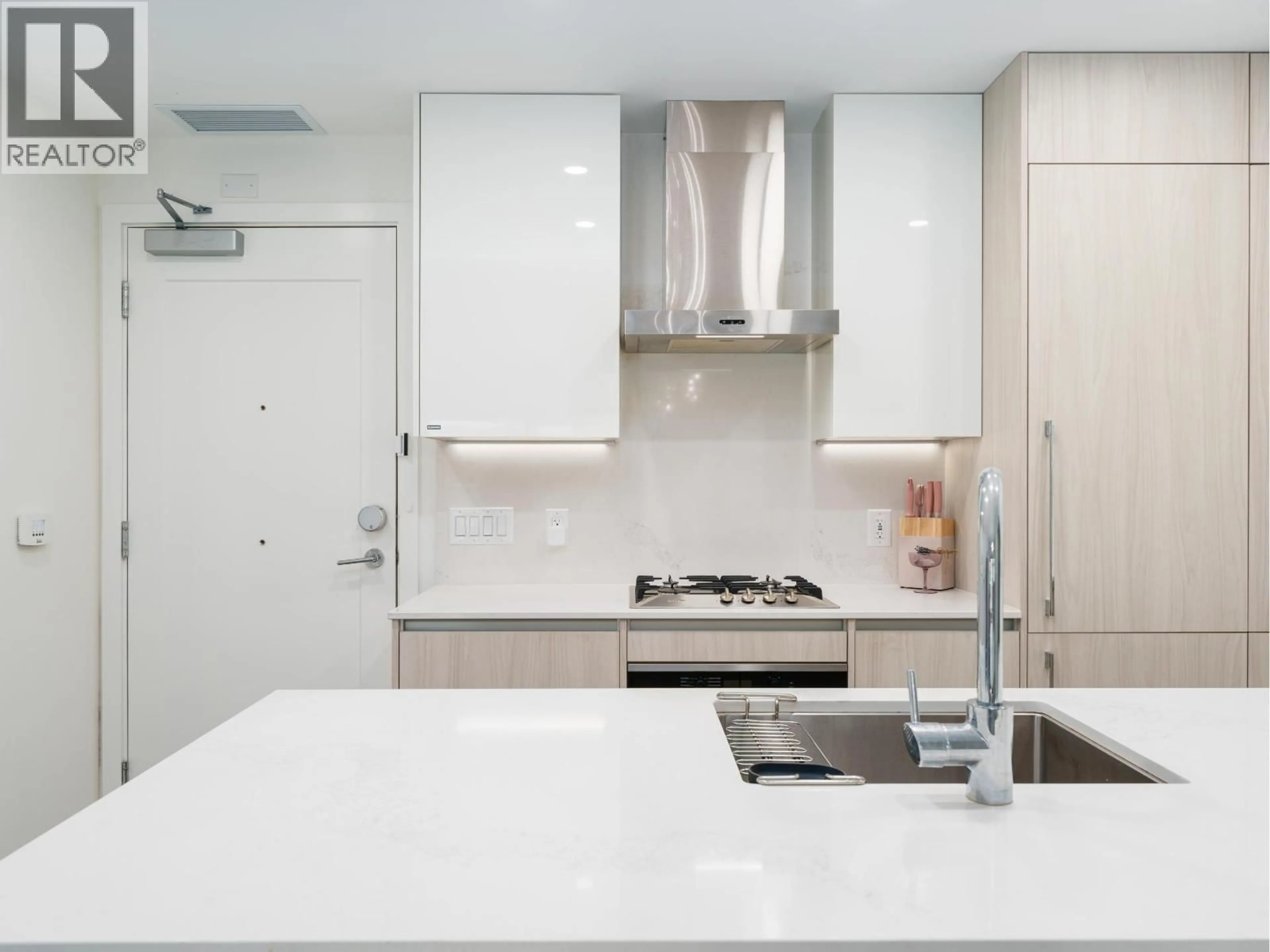 Contemporary kitchen, unknown for 306 - 477 59TH AVENUE, Vancouver British Columbia V5X1X4