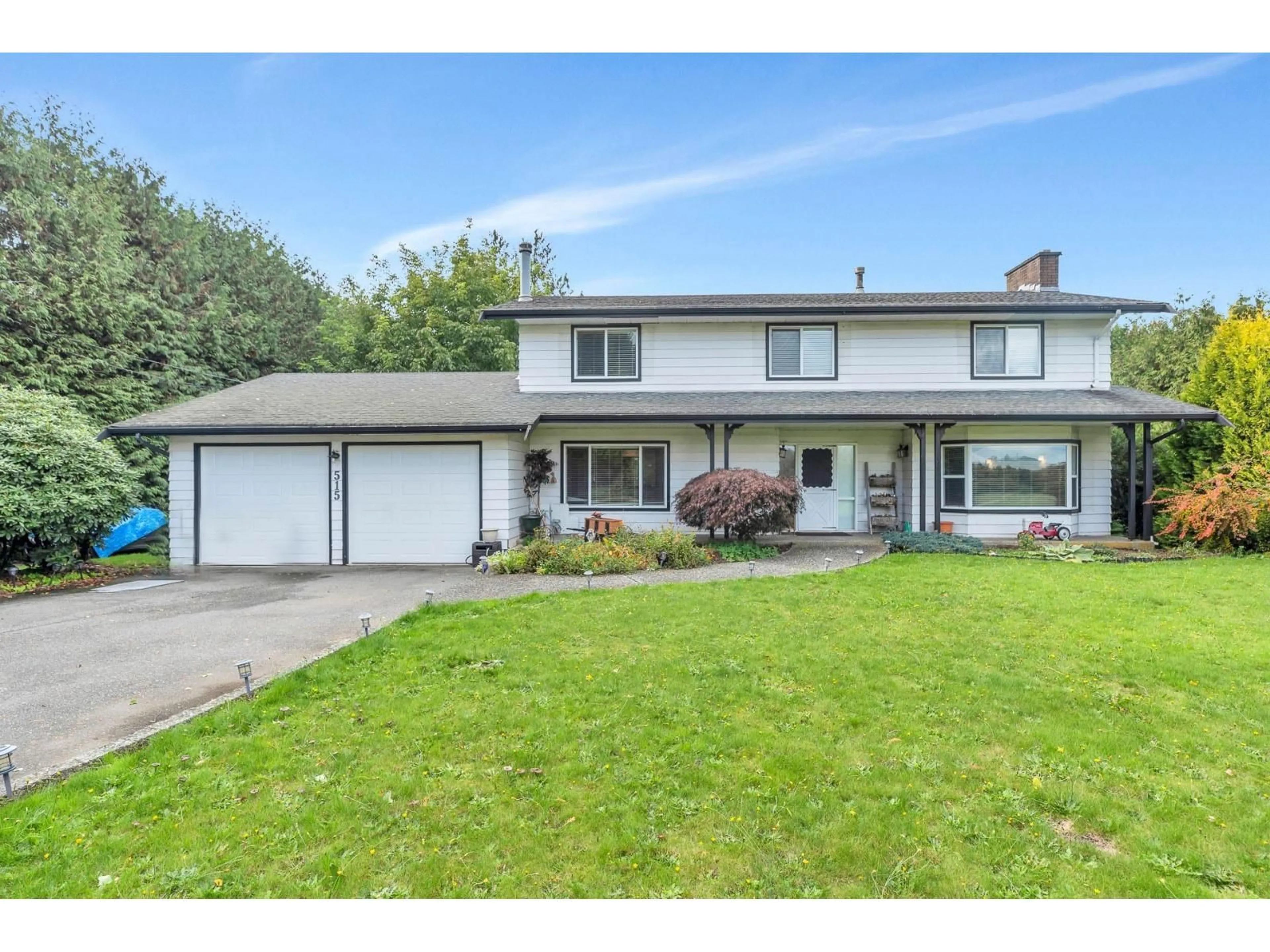 A pic from outside/outdoor area/front of a property/back of a property/a pic from drone, street for 515 GLADWIN, Abbotsford British Columbia V2T5Y1