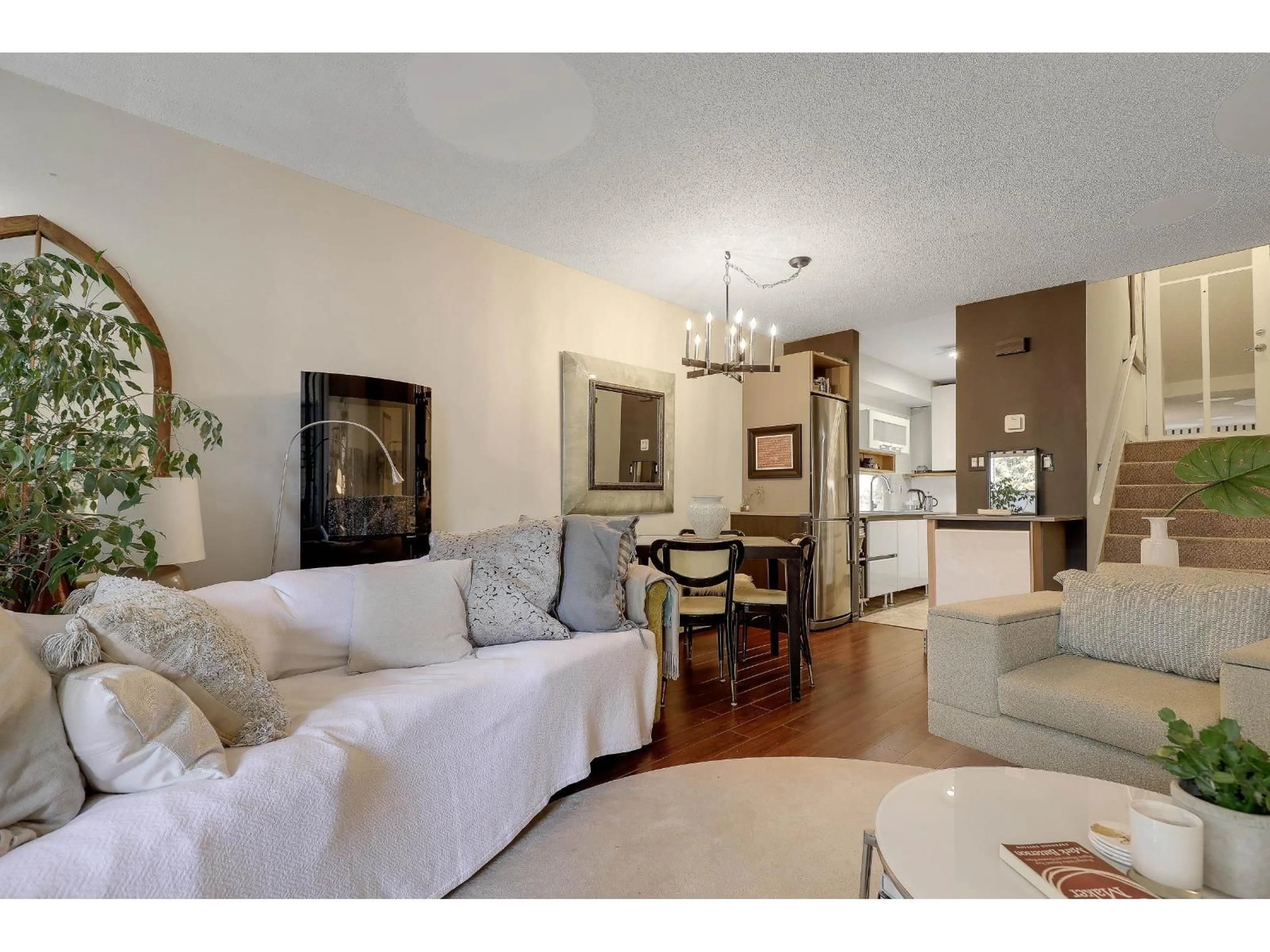 Living room with furniture, unknown for 9 - 17700 60, Surrey British Columbia V3S1V2