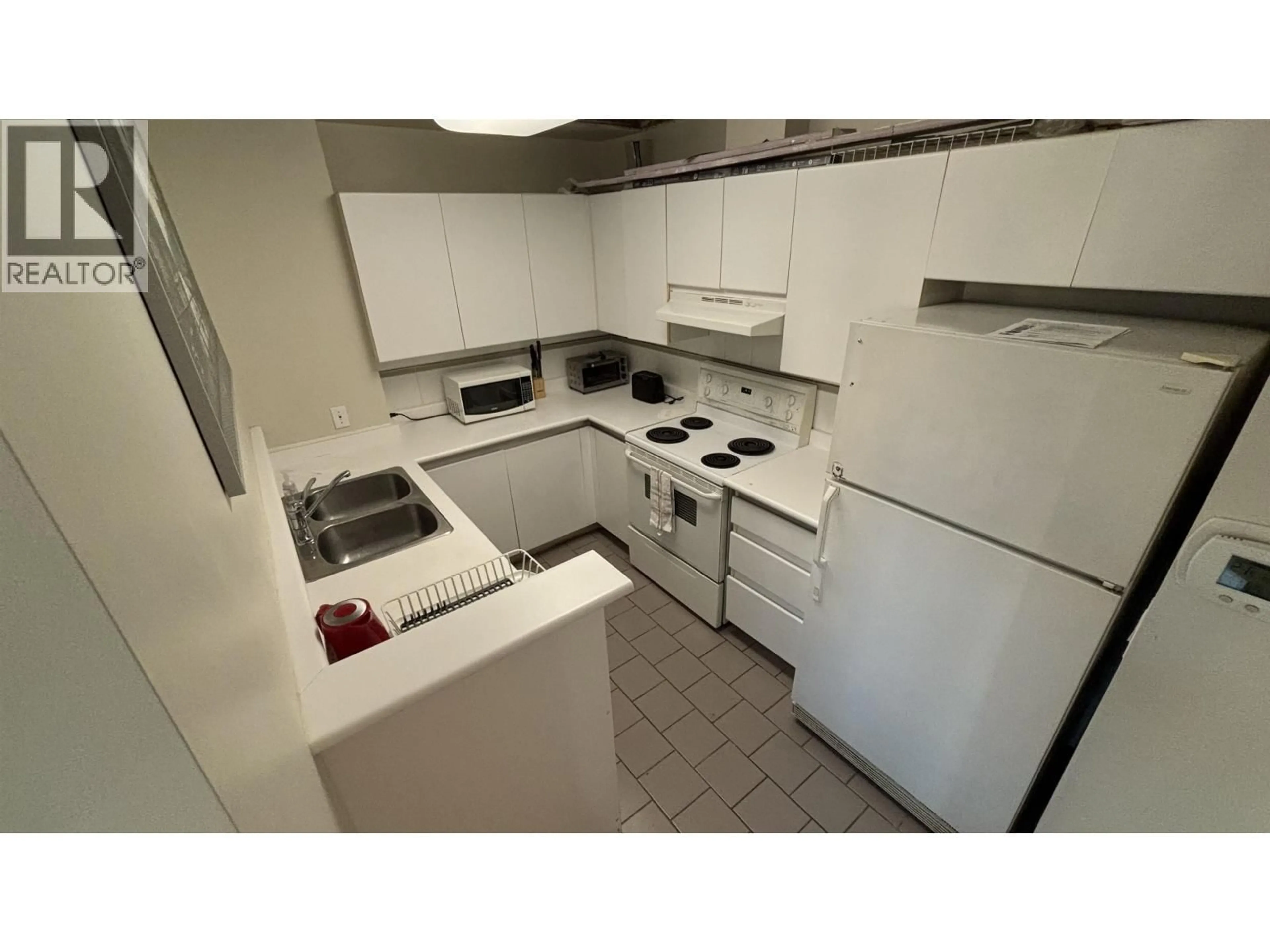 Standard kitchen, unknown for 310 - 989 NELSON STREET, Vancouver British Columbia V6Z2S1
