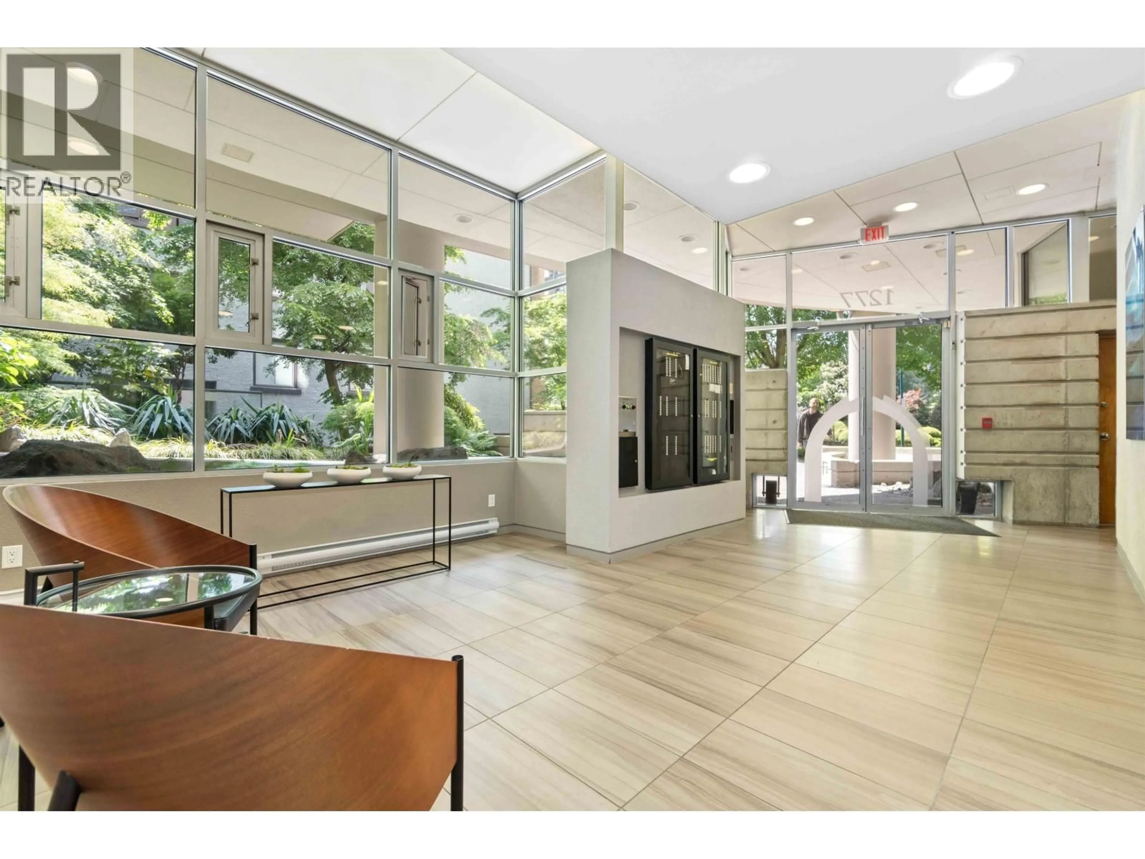 Indoor foyer for 1606 - 1277 NELSON STREET, Vancouver British Columbia V6E4M8